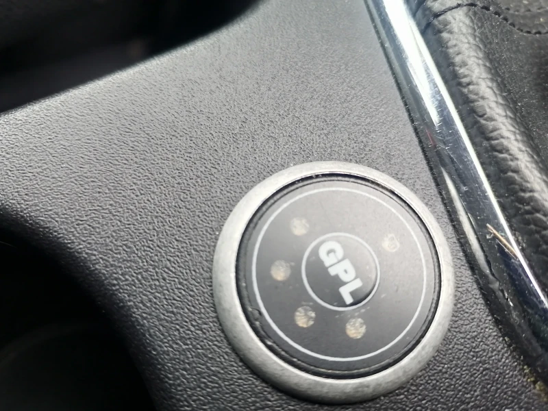 Kia Ceed 1, 4 GPL, снимка 12 - Автомобили и джипове - 53045136