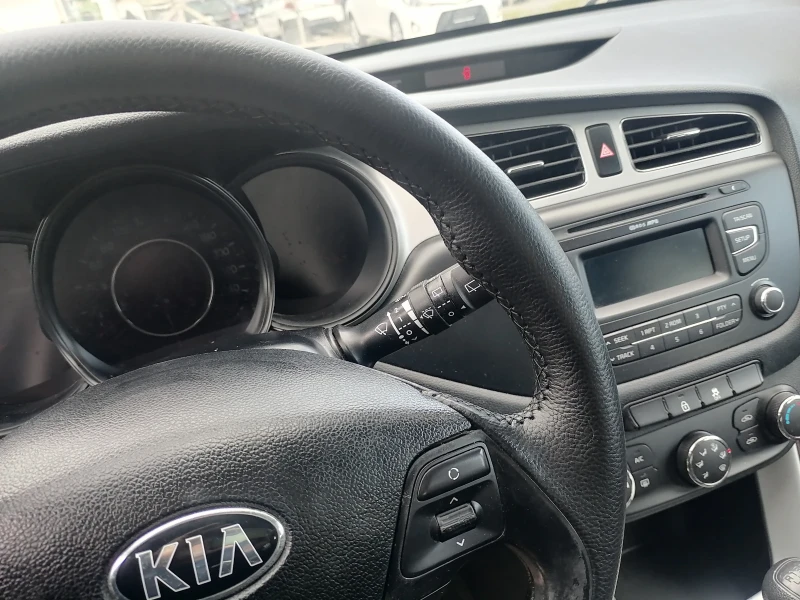 Kia Ceed 1, 4 GPL, снимка 9 - Автомобили и джипове - 53045136