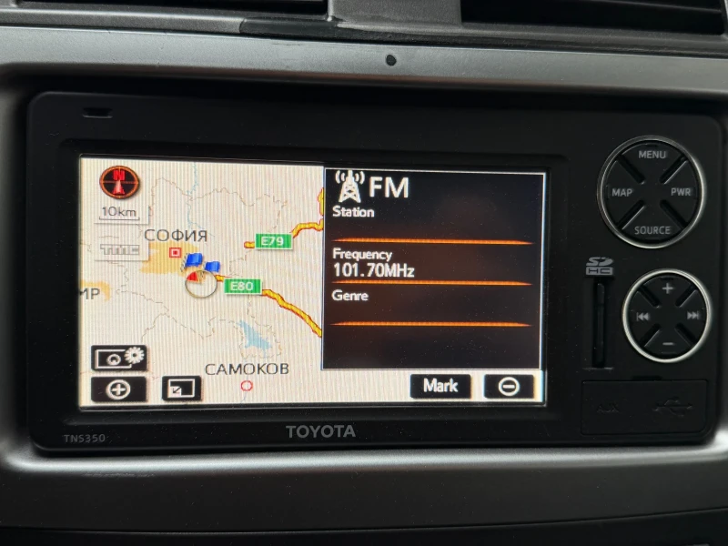 Toyota Corolla SDN 1.6 VVT-i 6MT Luna * 32 000km* от България, снимка 12 - Автомобили и джипове - 53219046