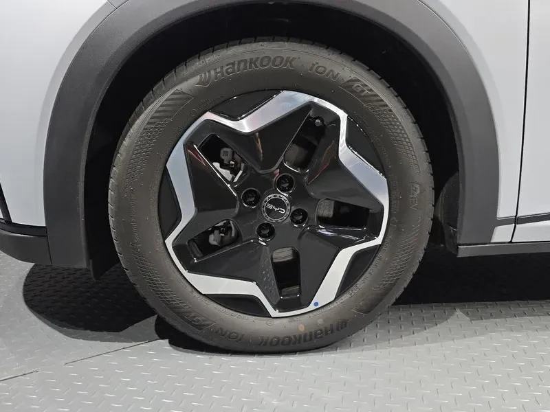 BYD Dolphin САМО 30% АВАНС, снимка 5 - Автомобили и джипове - 56223370