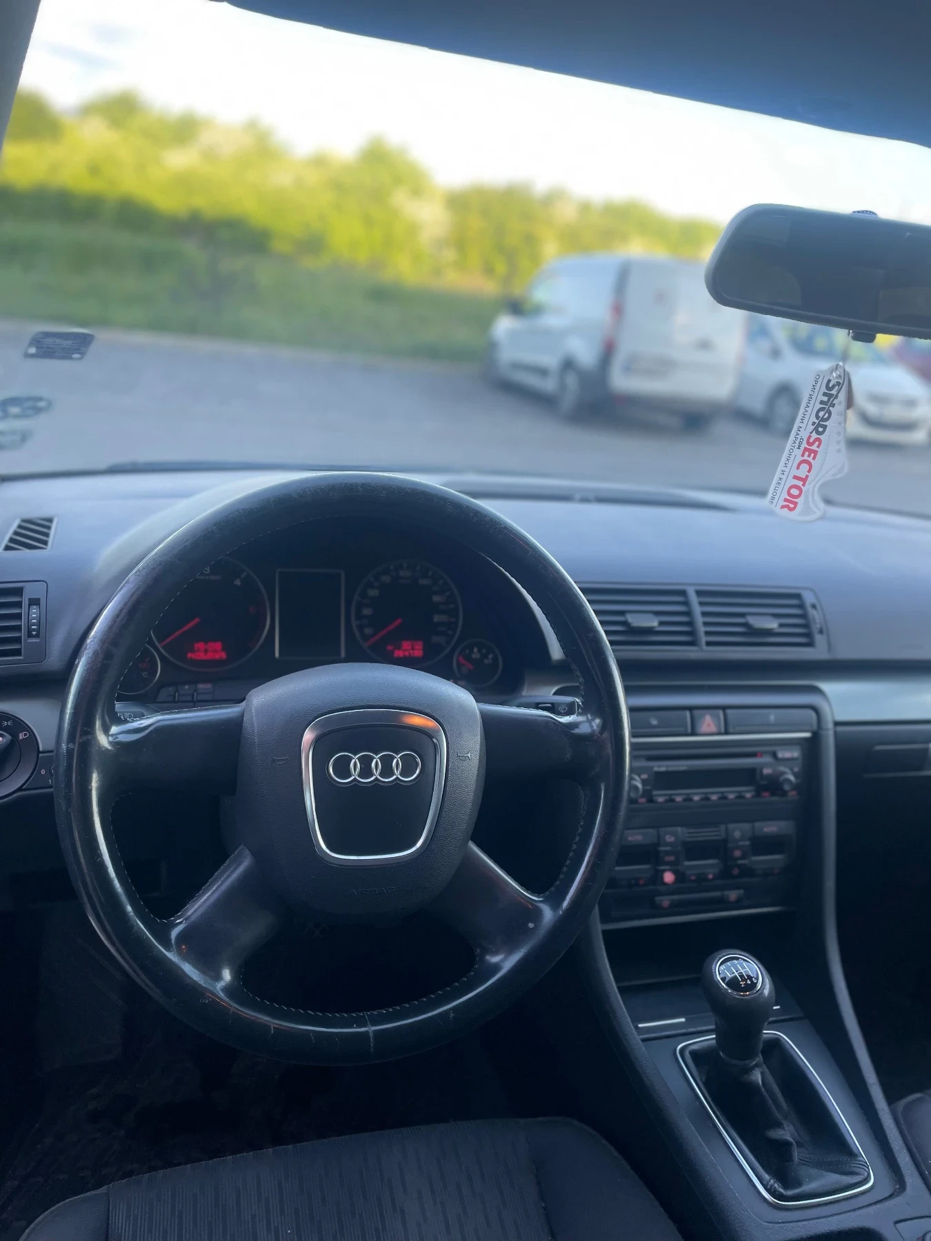 Audi A4 2.0TDI 140 AVANT  - изображение 8