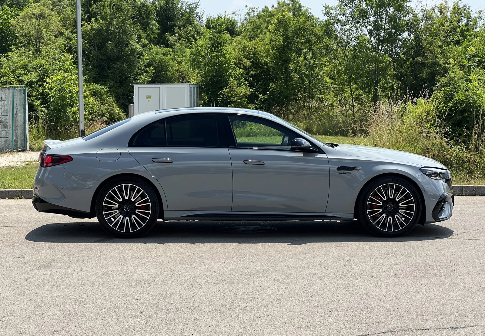 Mercedes-Benz E 53 AMG HYBRID/4M/NIGHT II/SUPERSCREEN/BURM/PANO/360/HUD/ - изображение 7