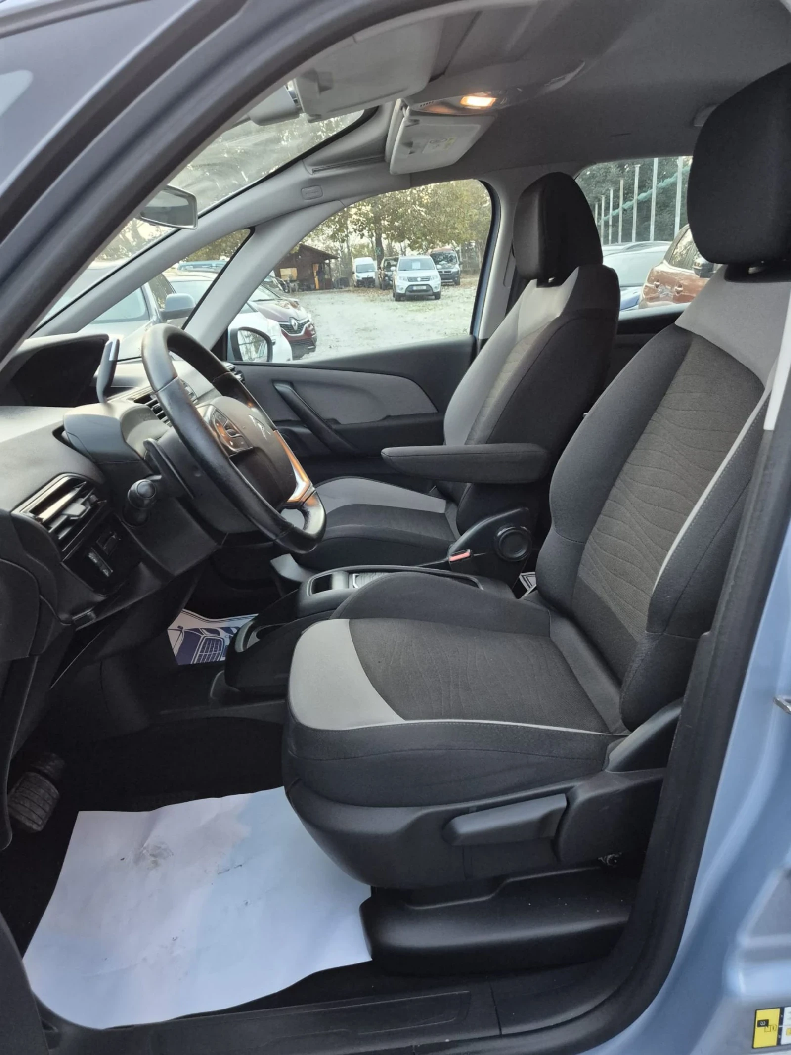 Citroen C4 Picasso 1.6HDI- Avtomat- Navi - изображение 7