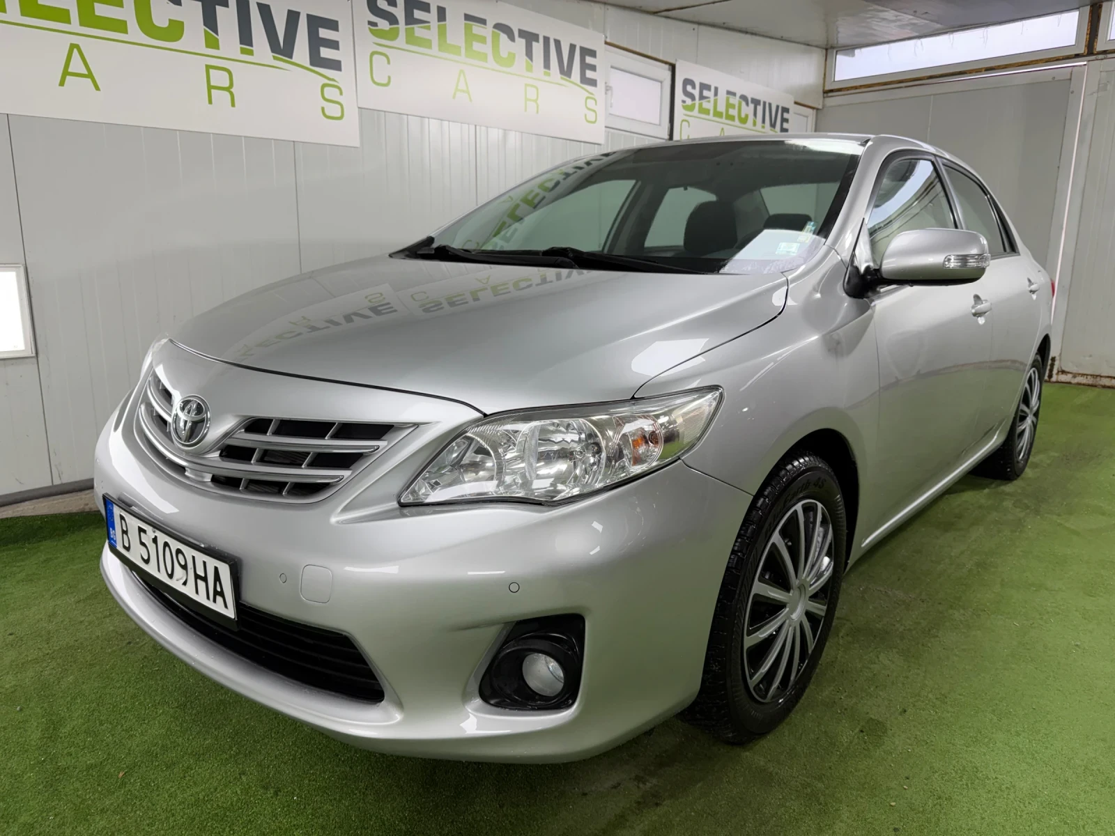 Toyota Corolla SDN 1.6 VVT-i 6MT Luna * 32 000km* от България - изображение 2