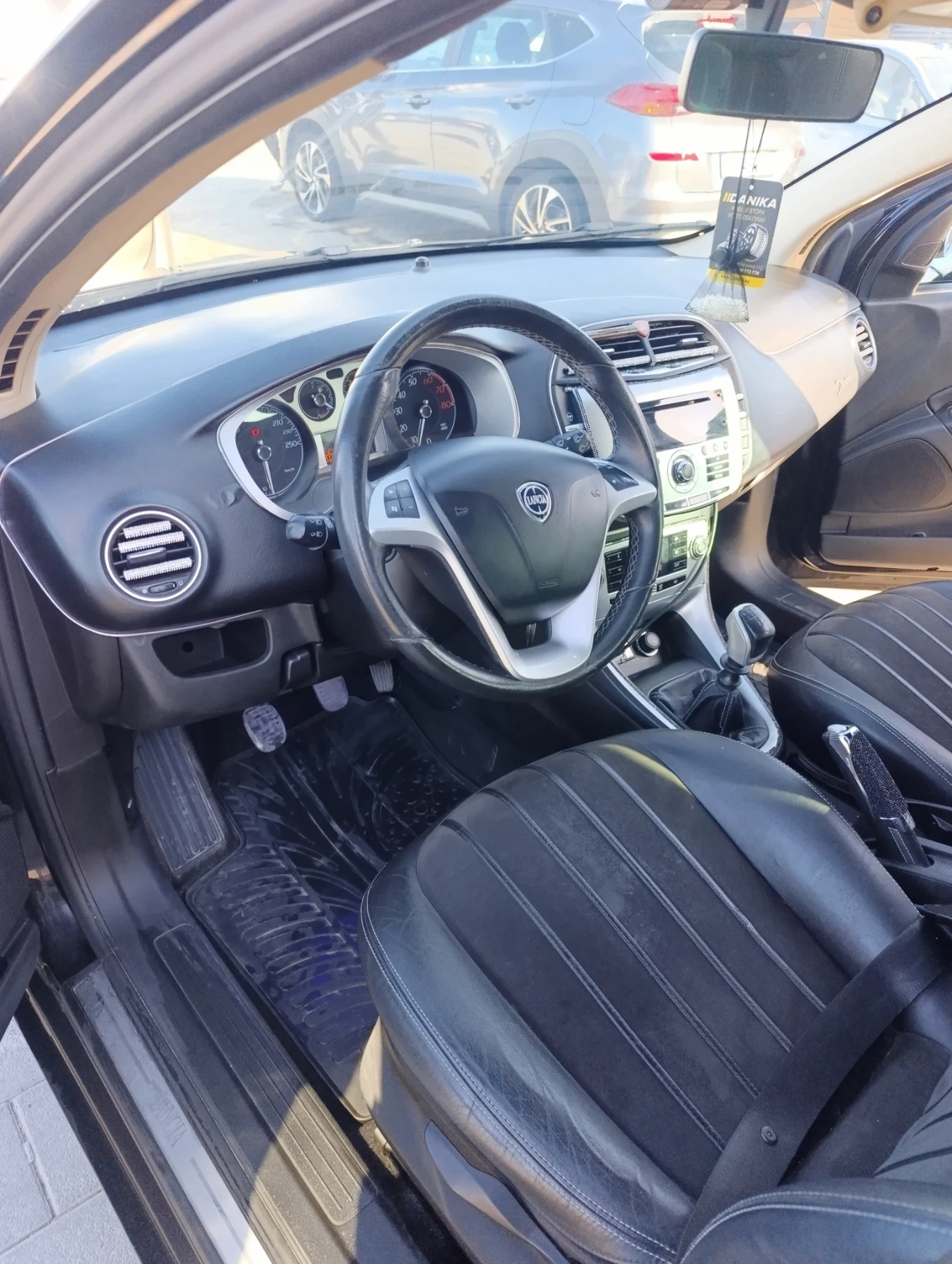 Lancia Delta, снимка 14 - Автомобили и джипове - 53916470