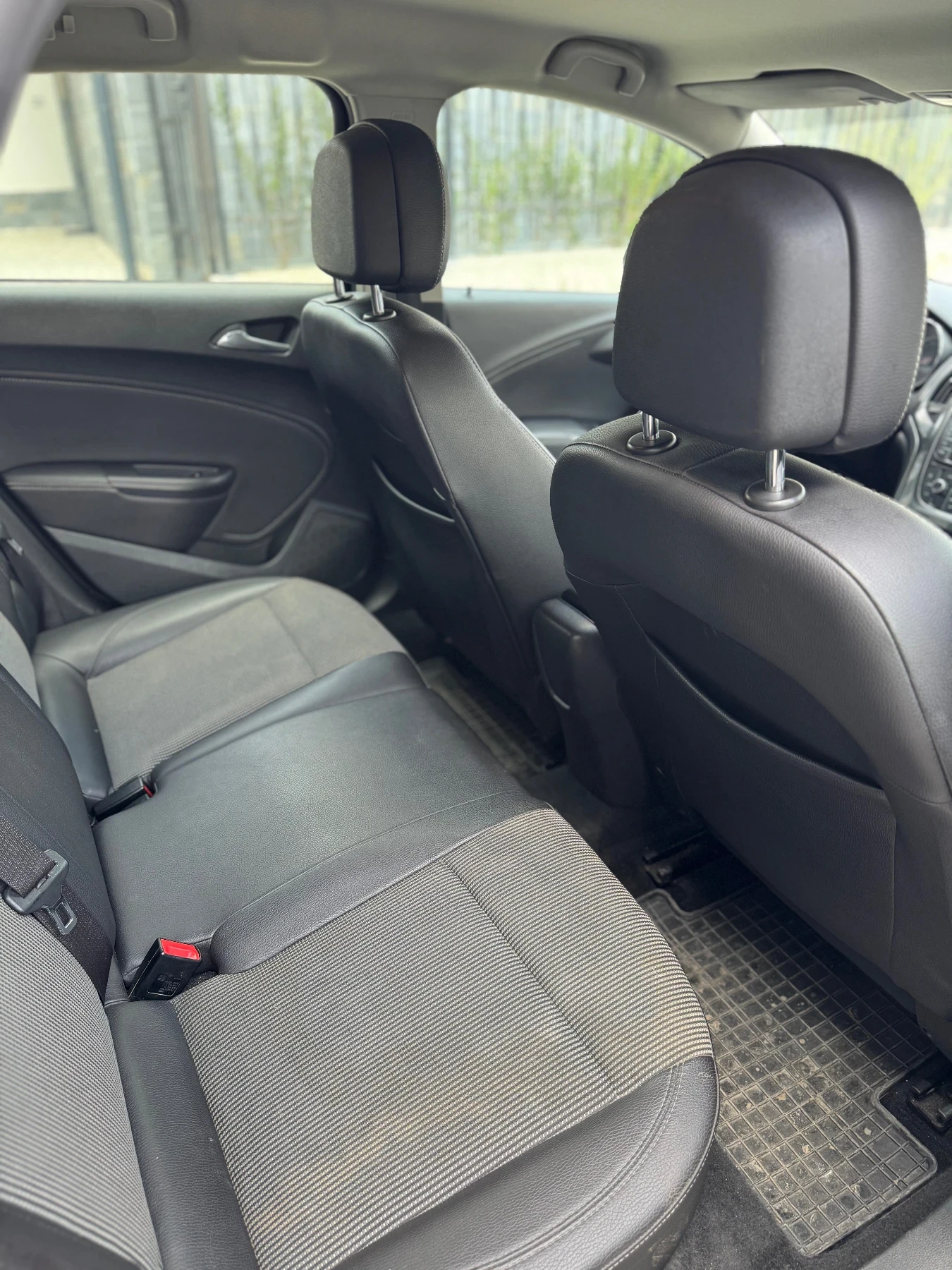 Opel Astra Газ. Инжекцион, снимка 9 - Автомобили и джипове - 54097512