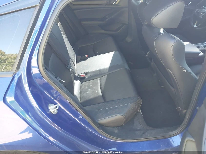 Honda Accord 1.5l Sport, снимка 8 - Автомобили и джипове - 54309260