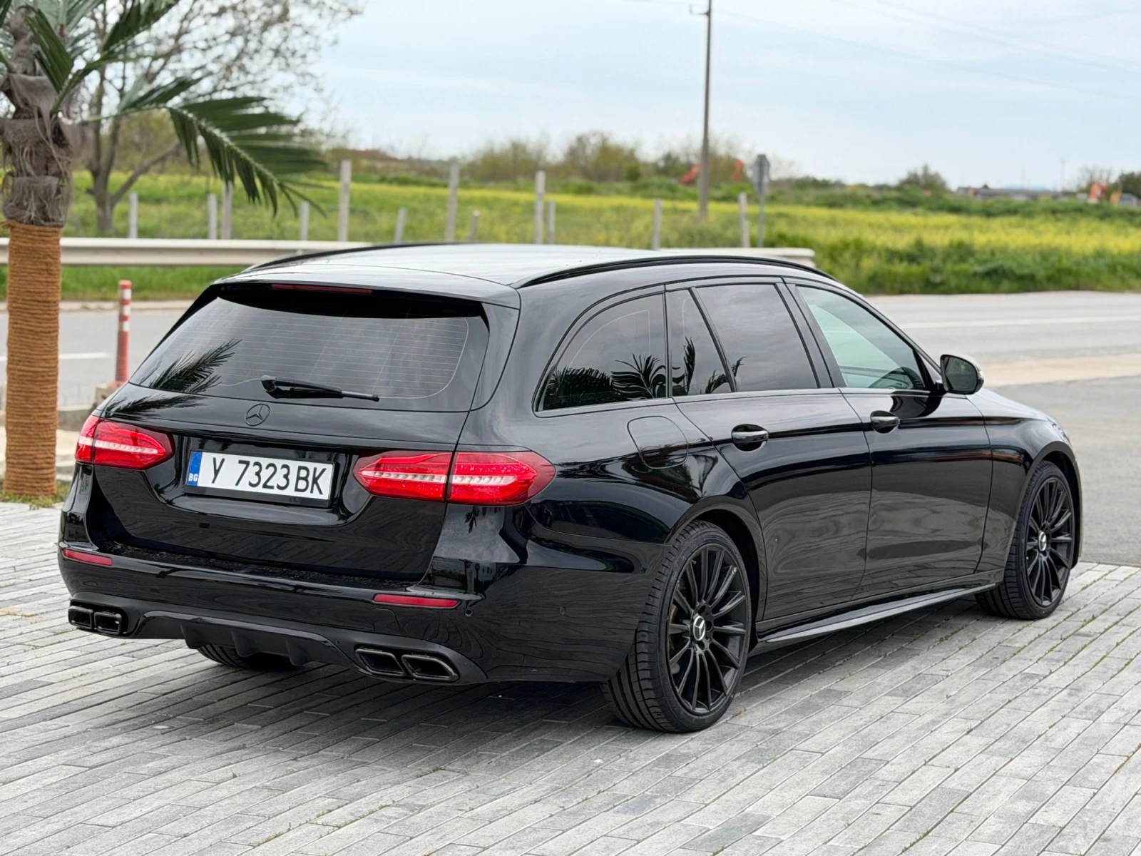 Mercedes-Benz E 220 AMG line, снимка 7 - Автомобили и джипове - 54349406