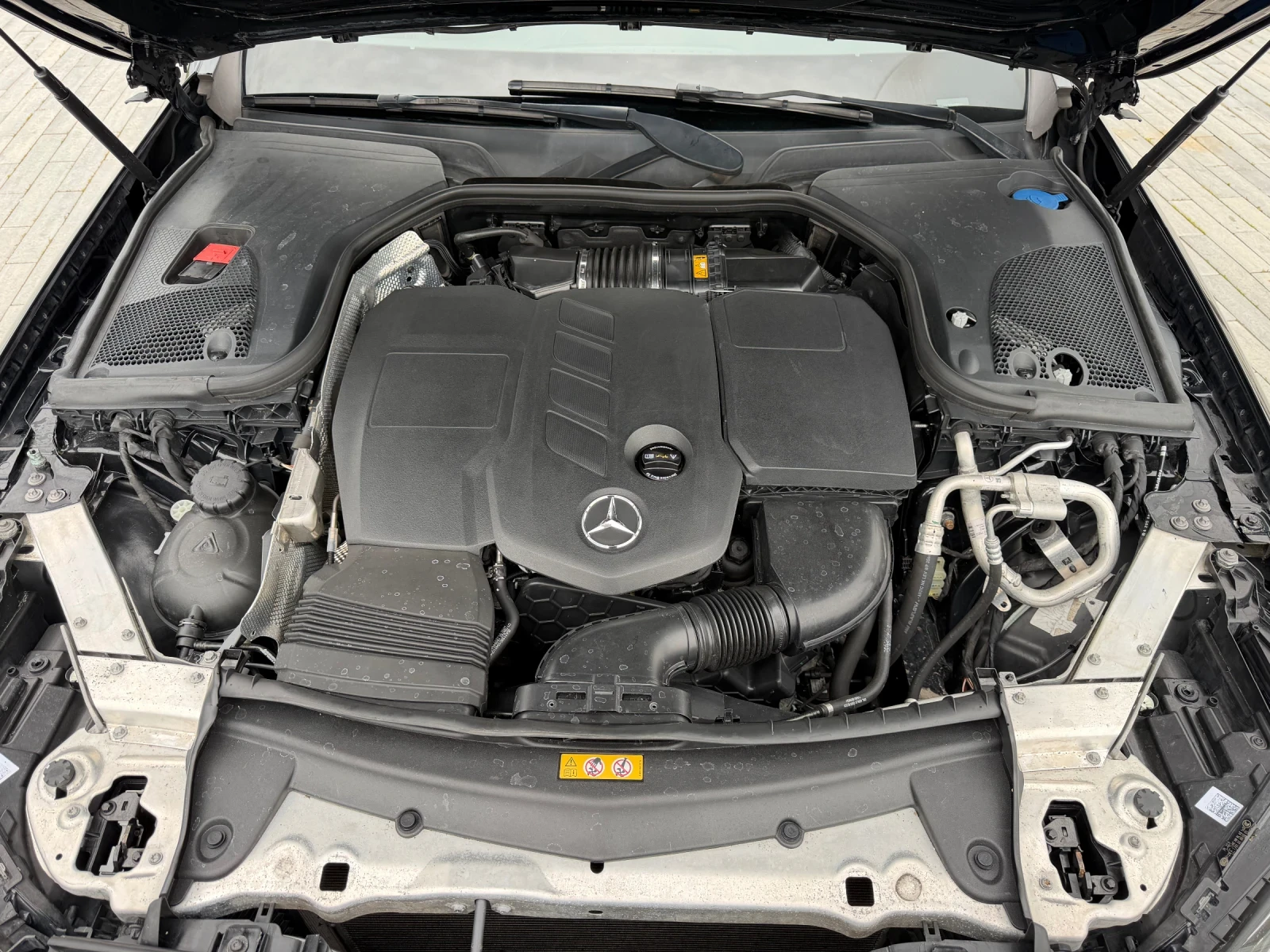 Mercedes-Benz E 220 AMG line, снимка 15 - Автомобили и джипове - 54349406