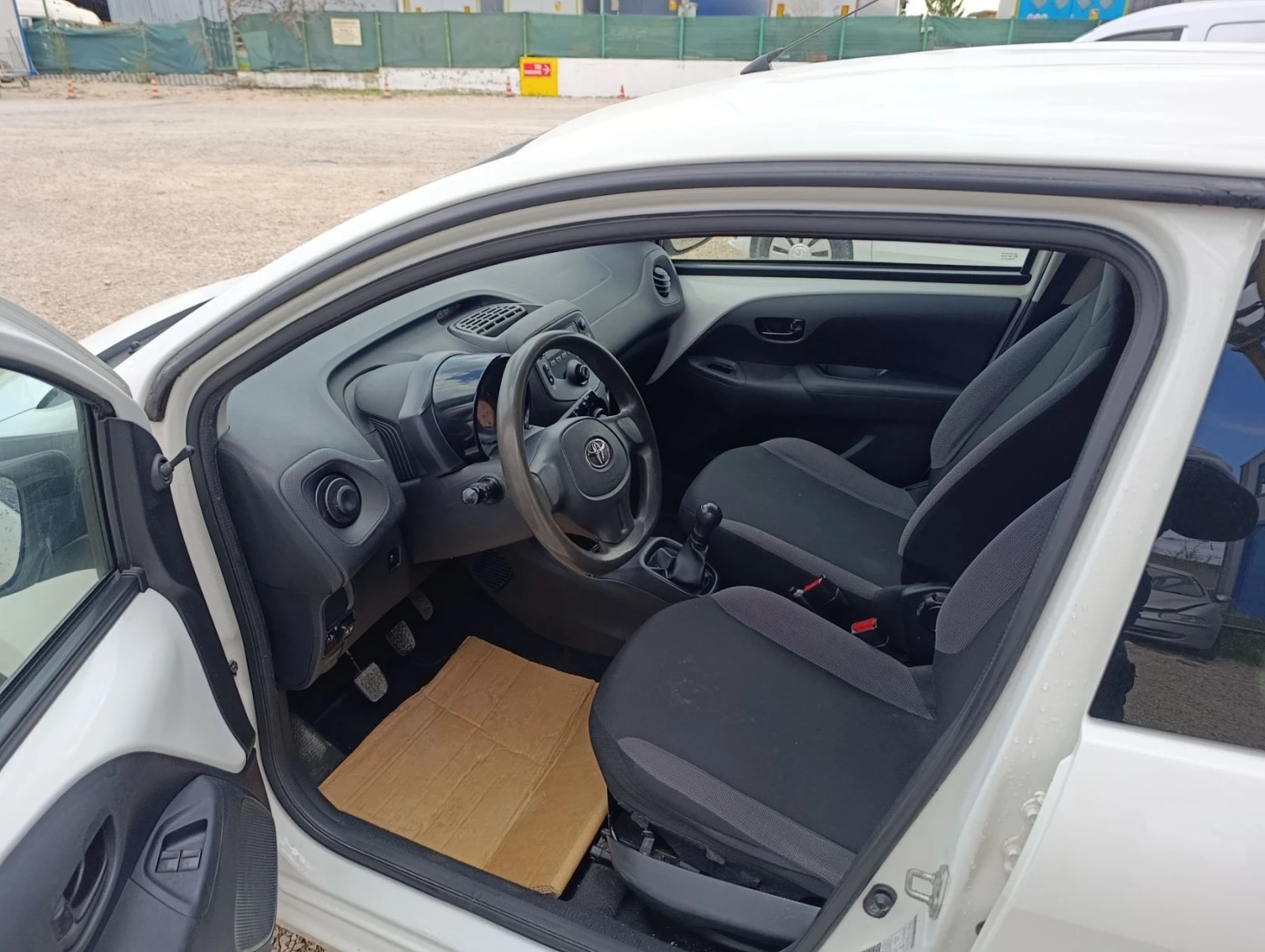 Toyota Aygo, снимка 6 - Автомобили и джипове - 54368416