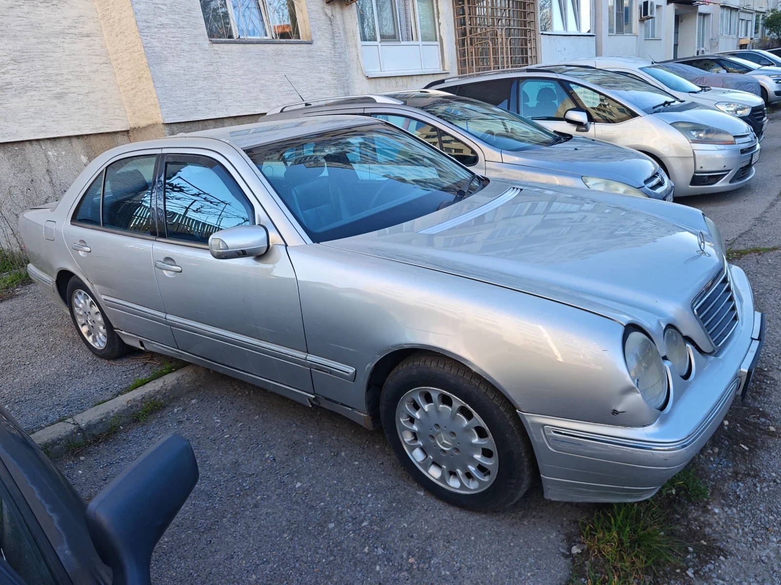 Mercedes-Benz E 320, снимка 4 - Автомобили и джипове - 54370822