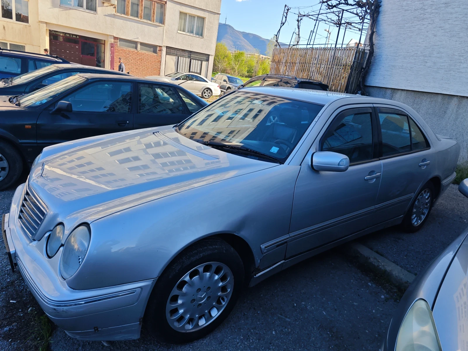 Mercedes-Benz E 320, снимка 3 - Автомобили и джипове - 54370822