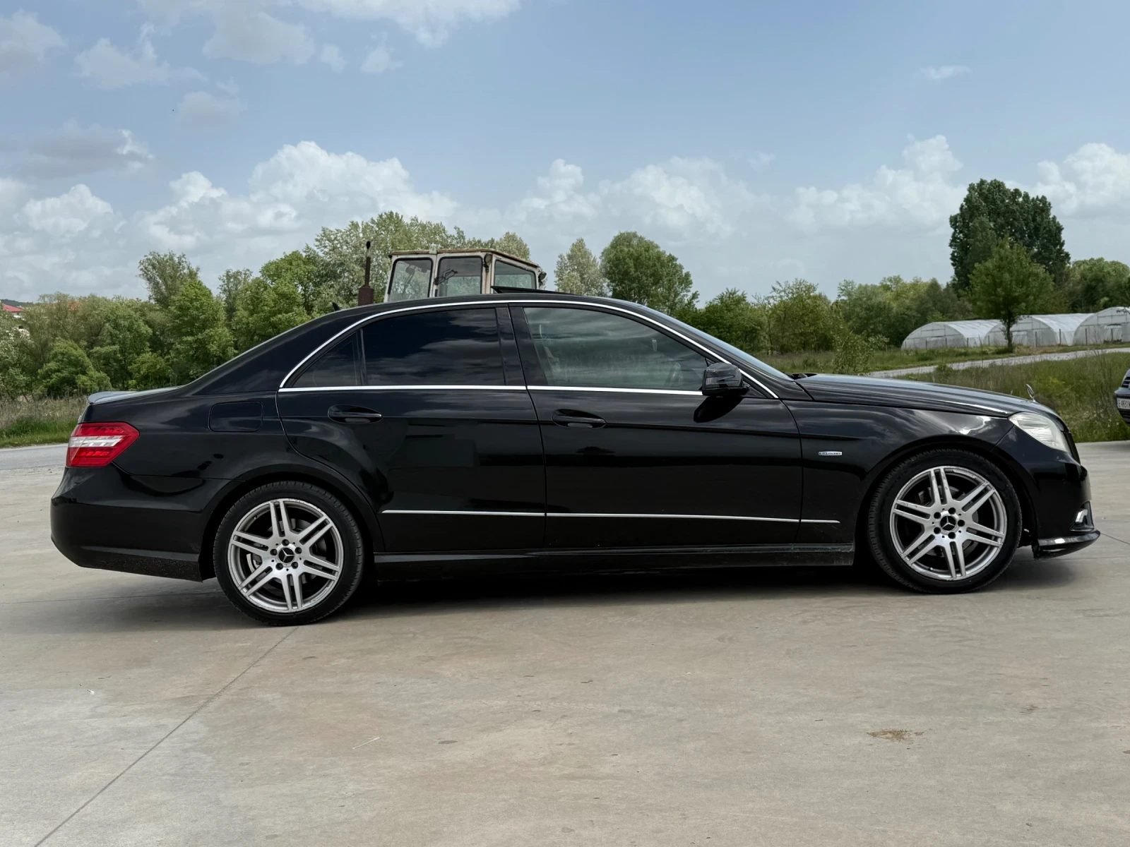 Mercedes-Benz E 220, снимка 6 - Автомобили и джипове - 54509620