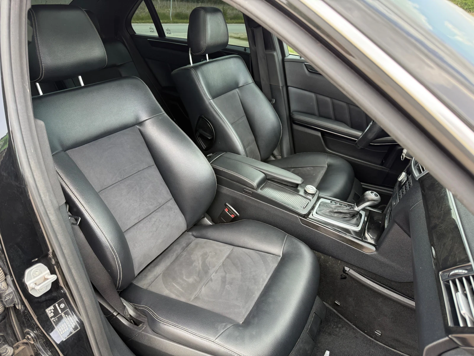 Mercedes-Benz E 220, снимка 10 - Автомобили и джипове - 54509620