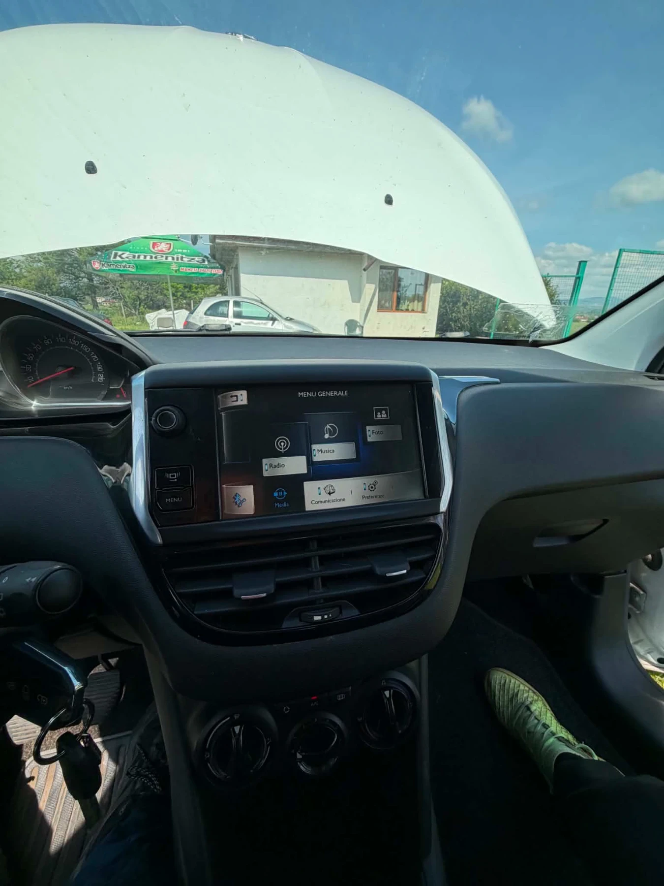 Peugeot 208, снимка 12 - Автомобили и джипове - 54621400