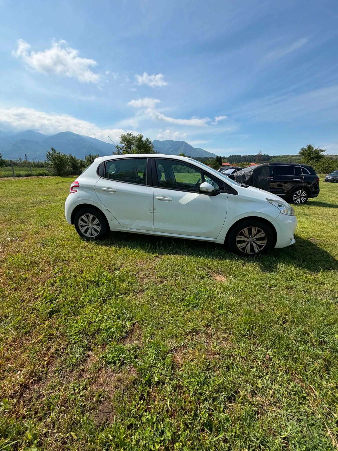 Peugeot 208, снимка 3 - Автомобили и джипове - 54621400
