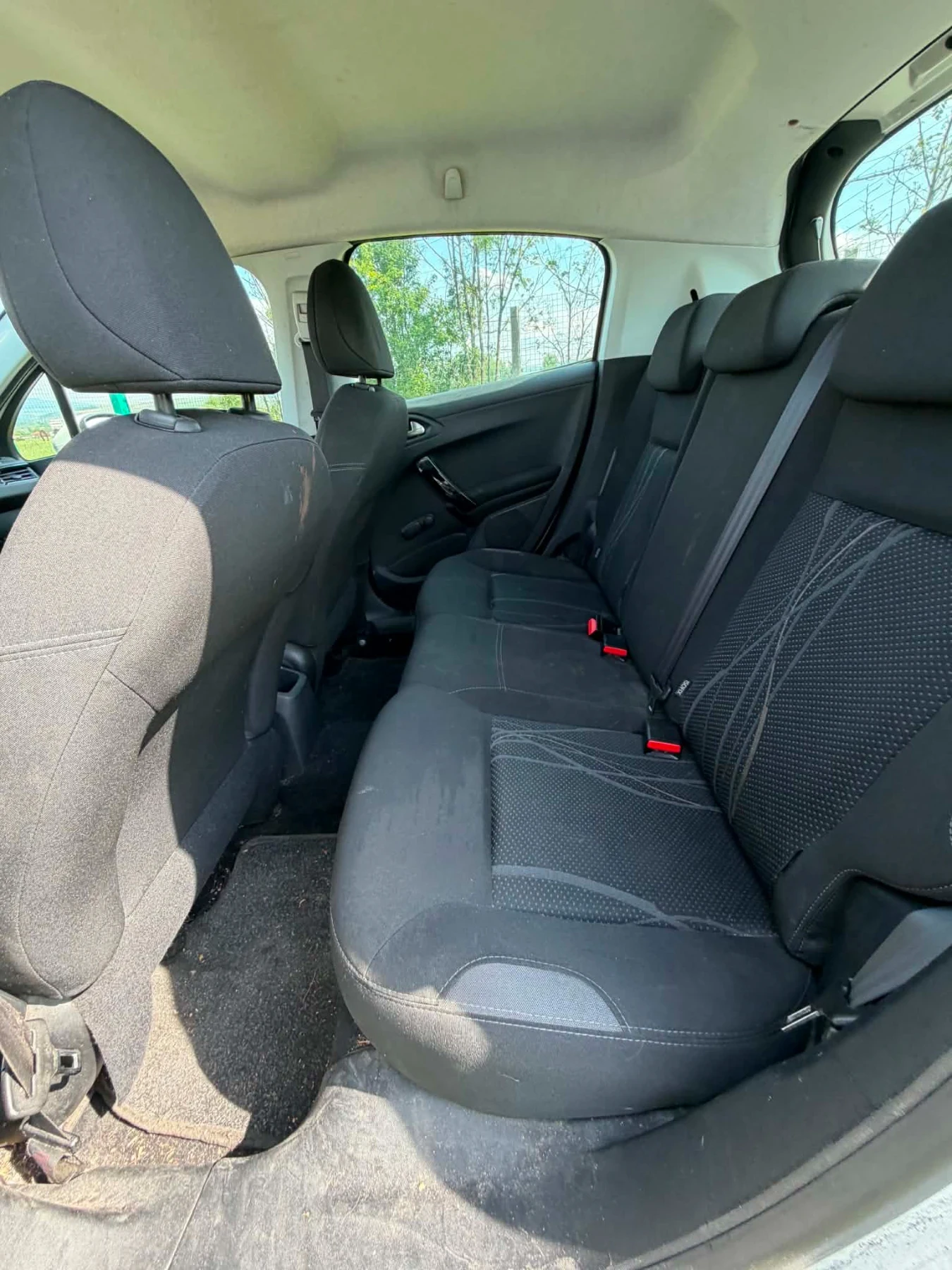 Peugeot 208, снимка 11 - Автомобили и джипове - 54621400