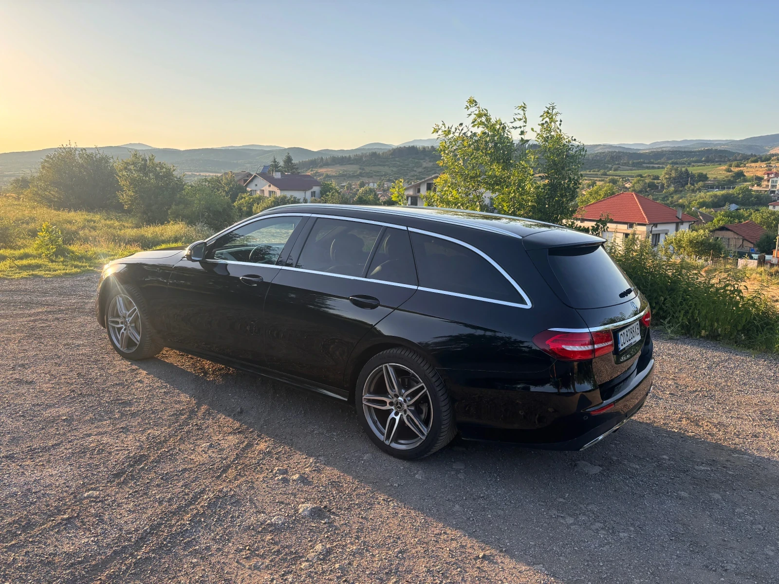 Mercedes-Benz E 220, снимка 4 - Автомобили и джипове - 55233532