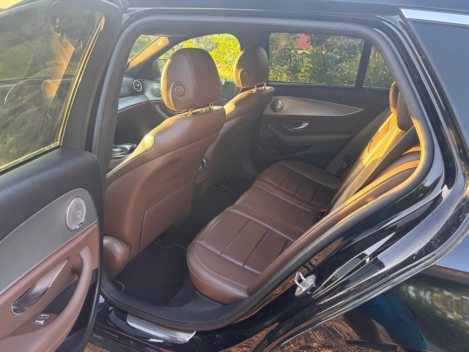 Mercedes-Benz E 220, снимка 10 - Автомобили и джипове - 55233532
