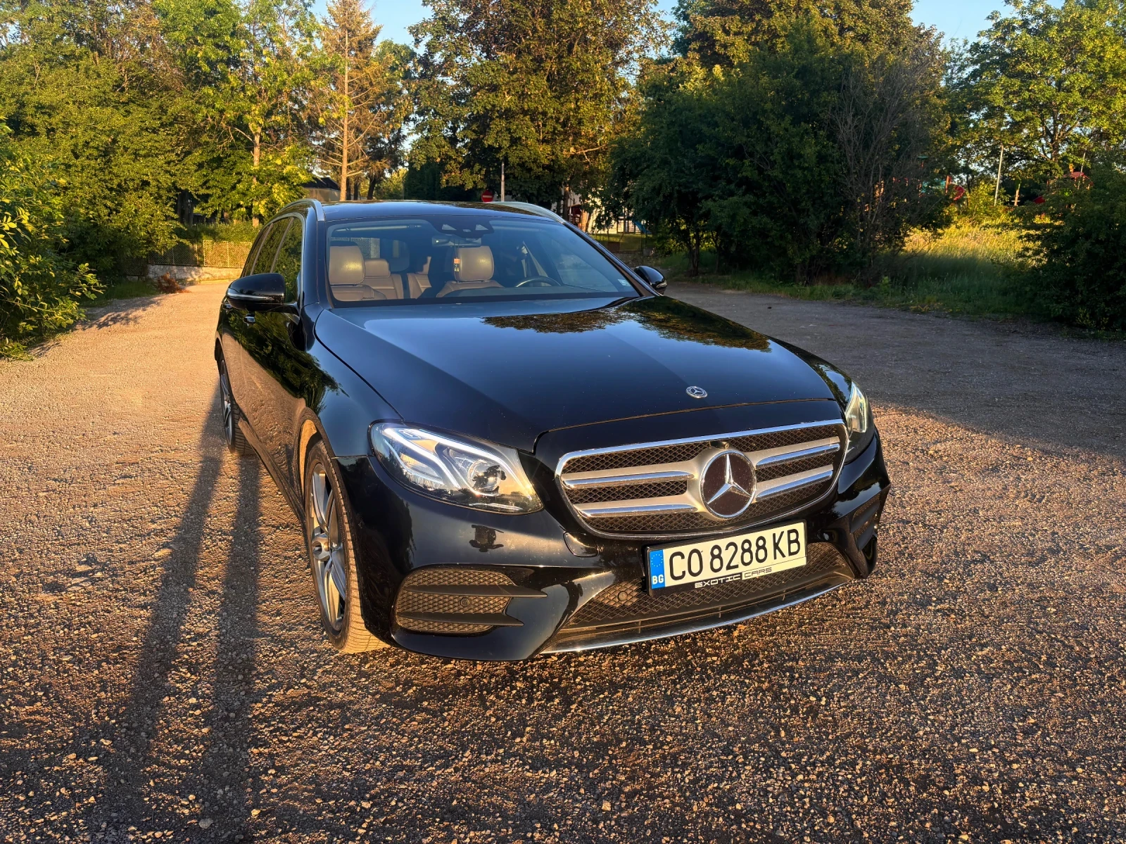Mercedes-Benz E 220, снимка 2 - Автомобили и джипове - 55233532