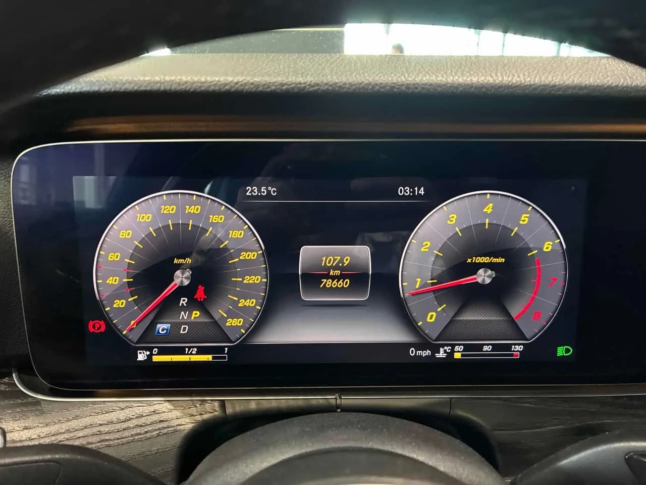 Mercedes-Benz E 350 * ОТ ПРЕДСТАВИТЕЛСТВО НА МЕРЦЕДЕС * BURMESTER * , снимка 8 - Автомобили и джипове - 55245440