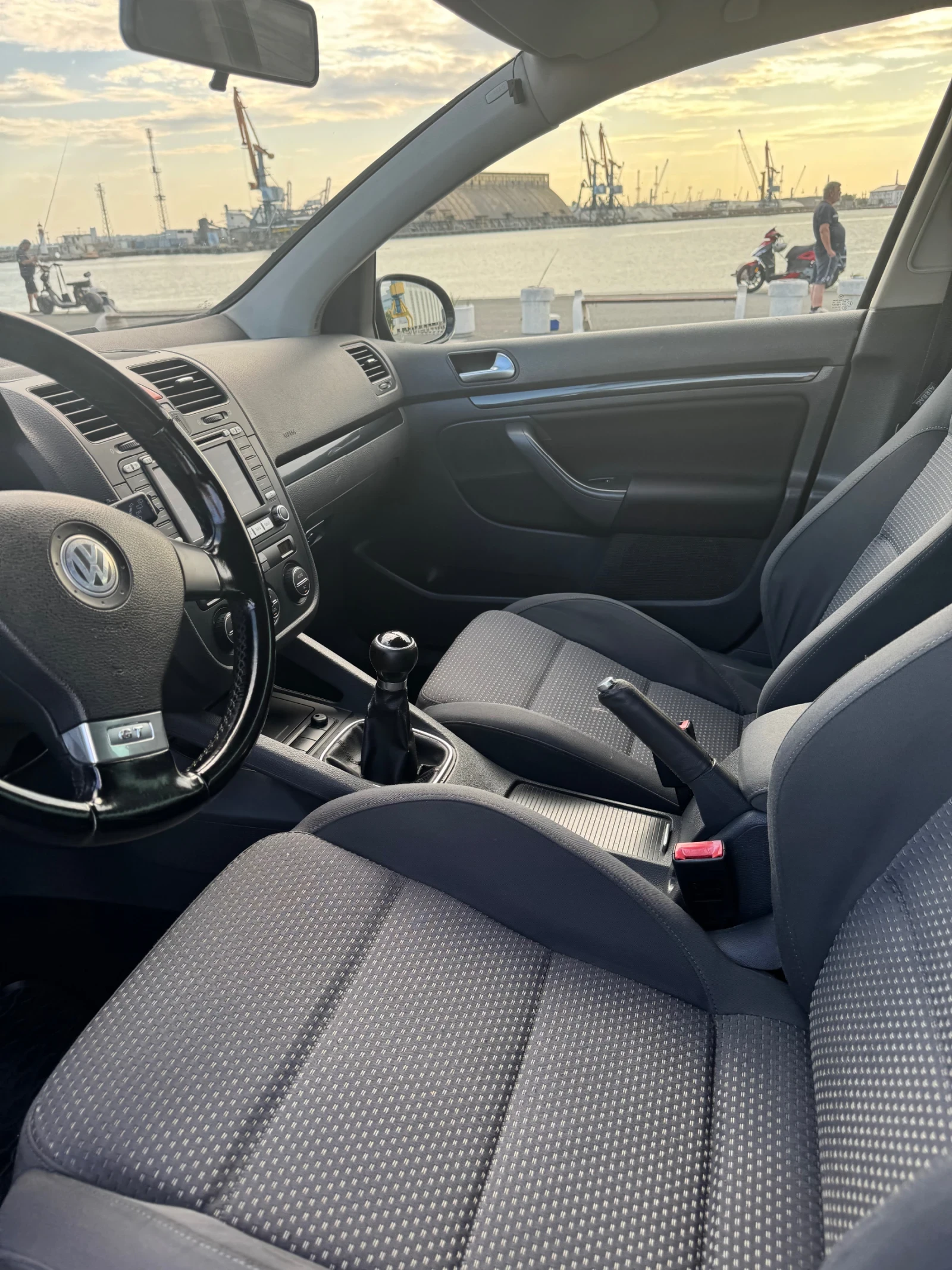VW Golf 1.9, снимка 7 - Автомобили и джипове - 55435828