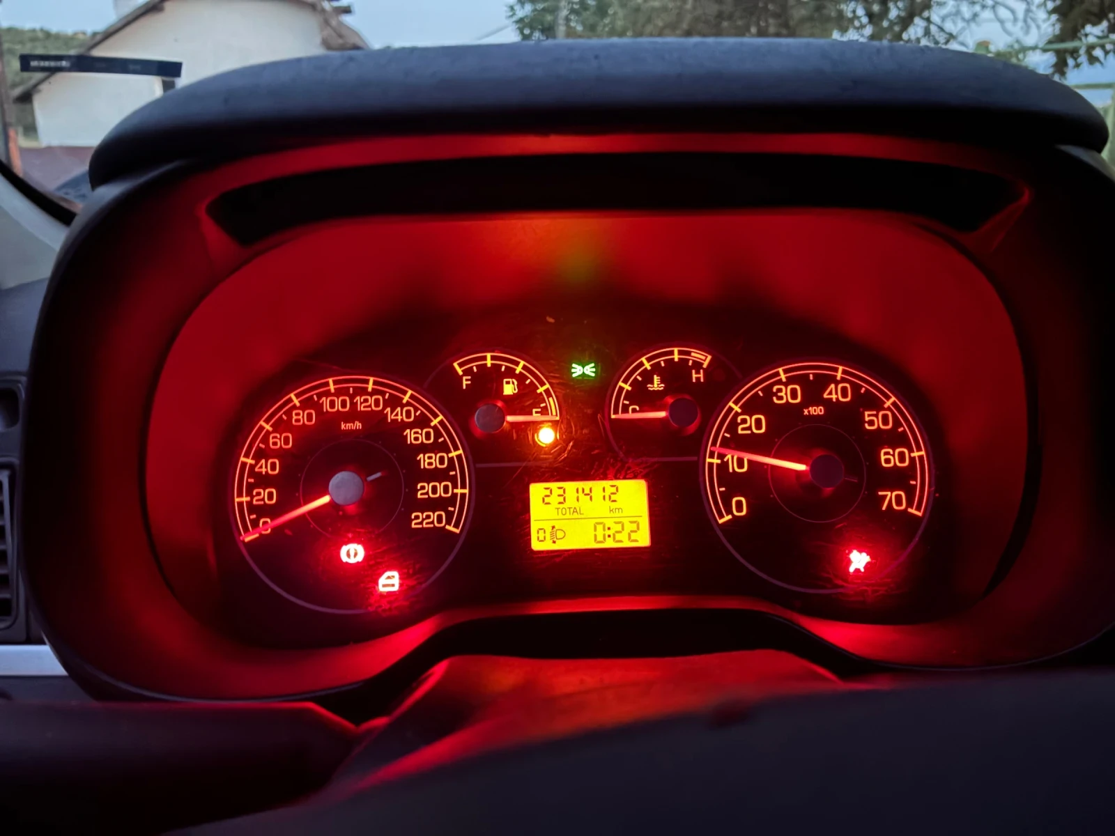 Fiat Punto Grande, снимка 10 - Автомобили и джипове - 55590199