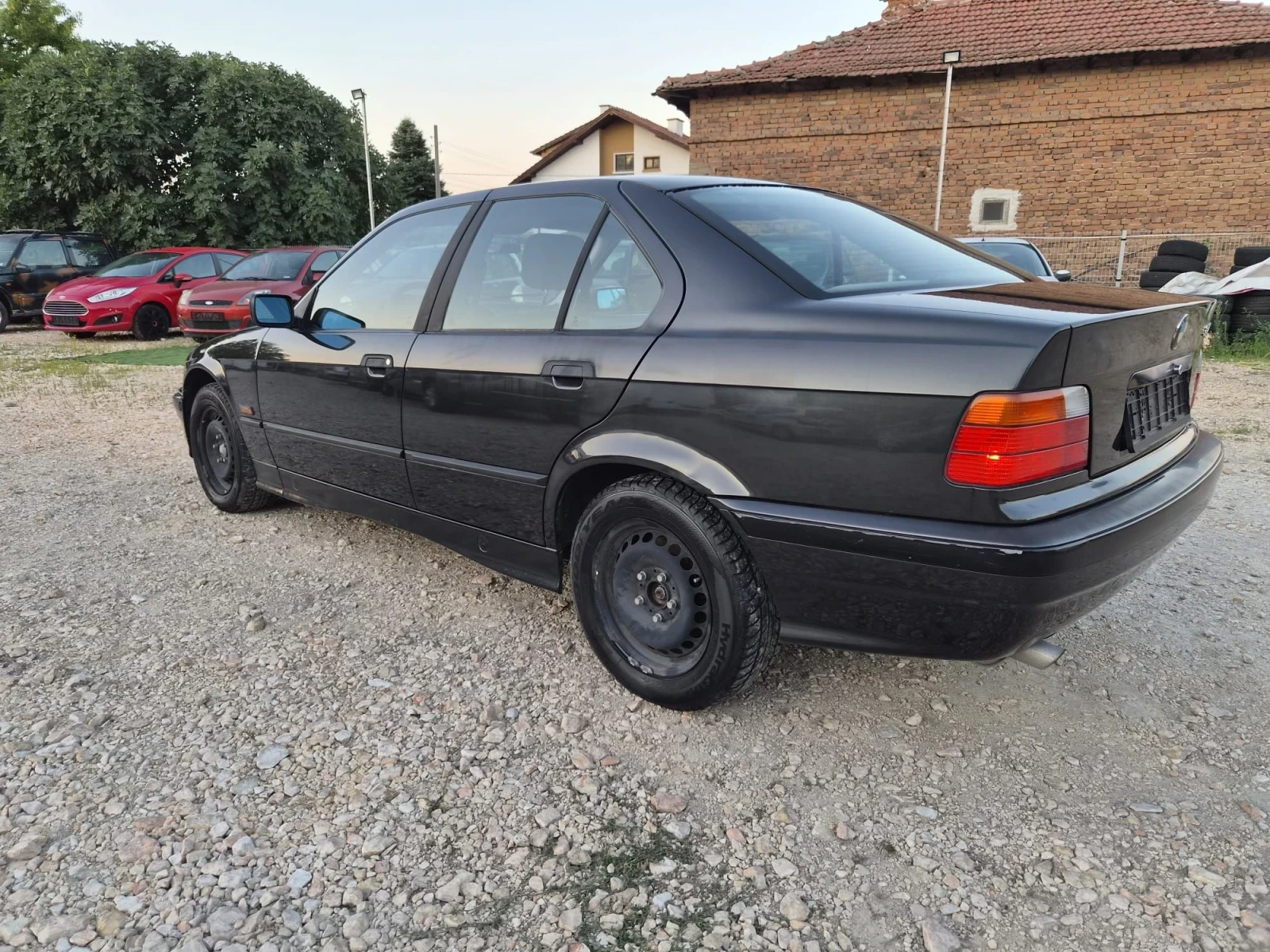 BMW 320 320i* Нов внос Италия* Без ръжди* , снимка 2 - Автомобили и джипове - 55699125