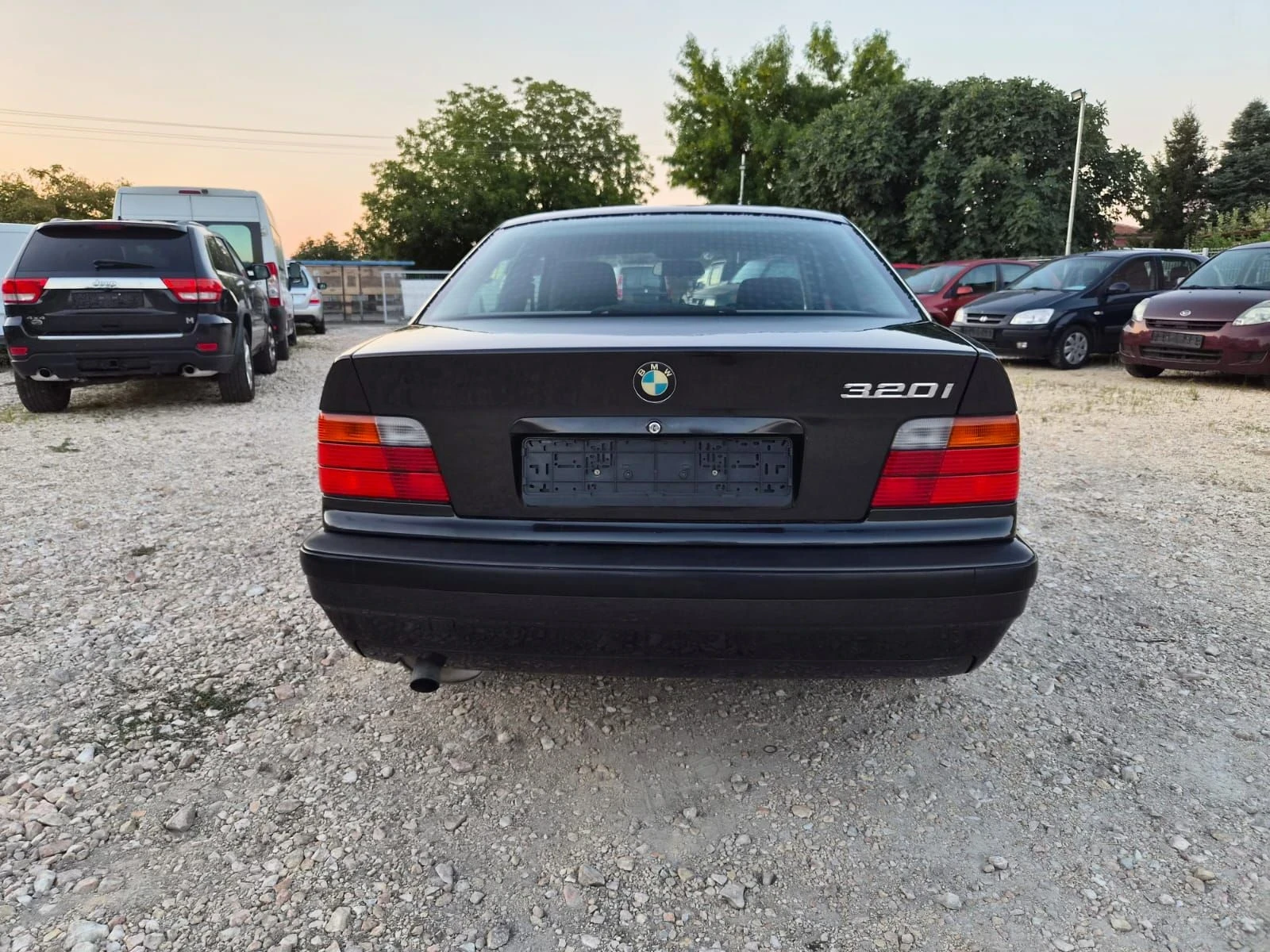 BMW 320 320i* Нов внос Италия* Без ръжди* , снимка 6 - Автомобили и джипове - 55699125