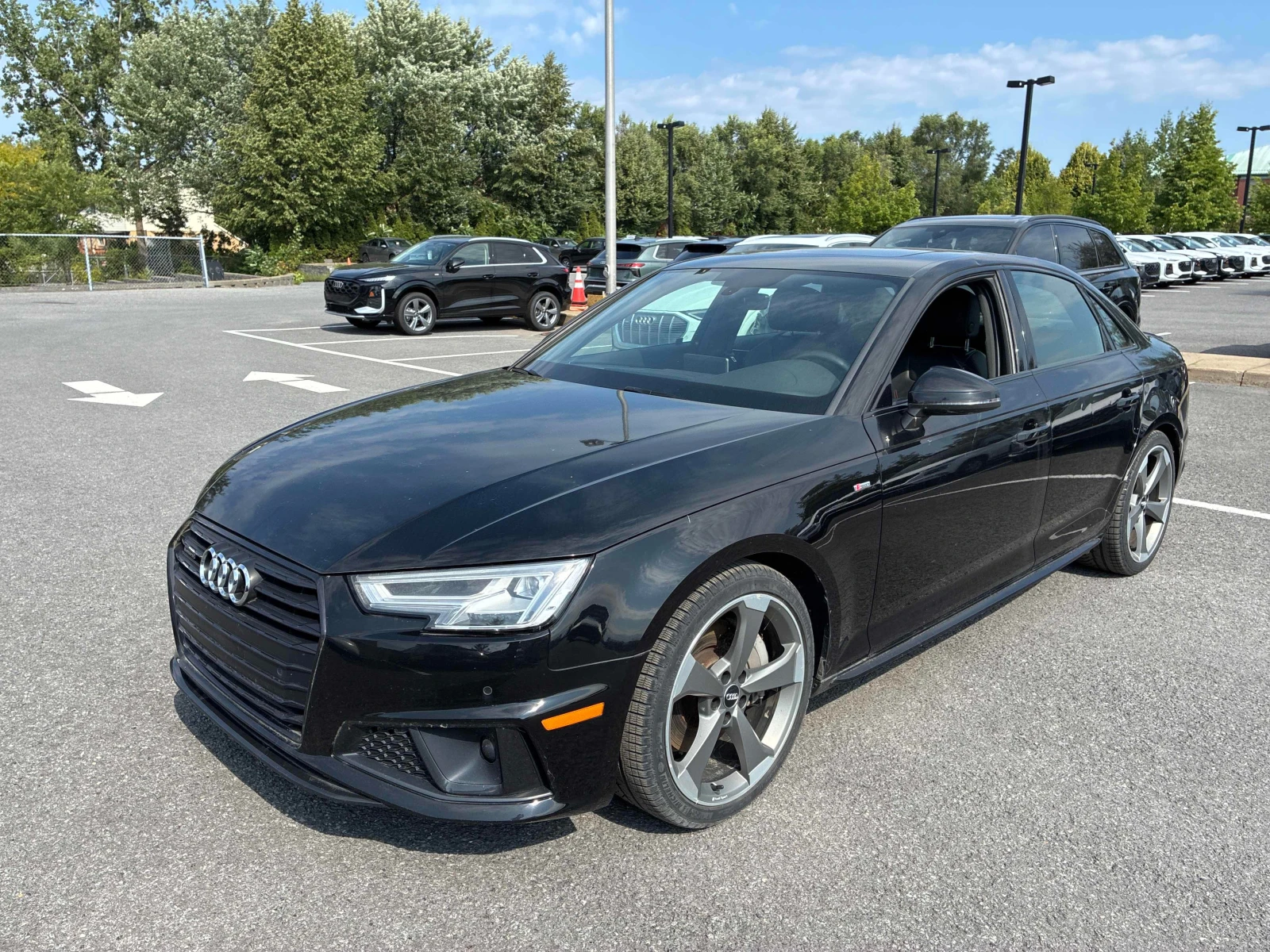 Audi A4 Progressiv / S-LINE / DISTRONIC 