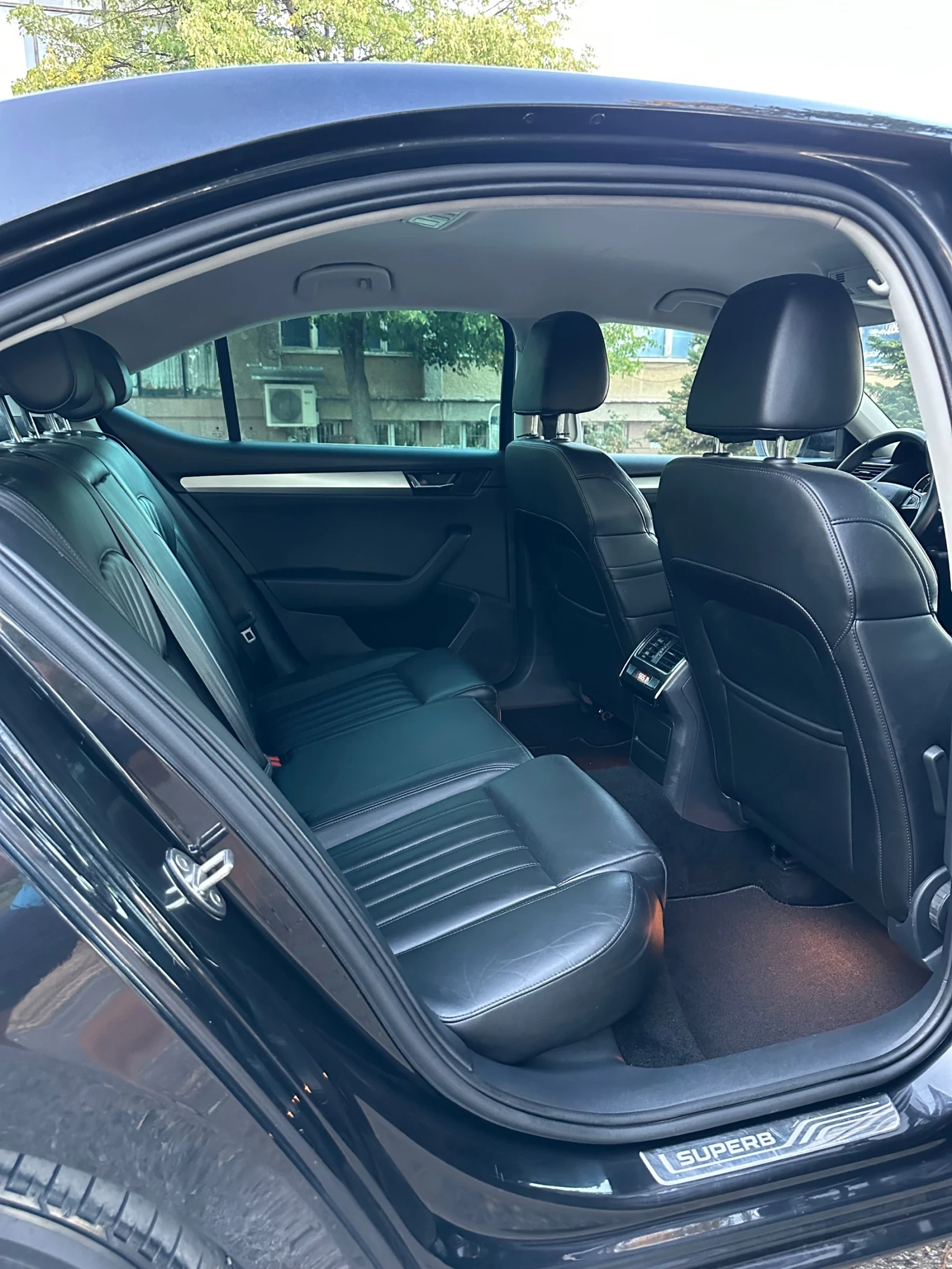 Skoda Superb 2.0TDI/DSG/150кс, снимка 12 - Автомобили и джипове - 55971938