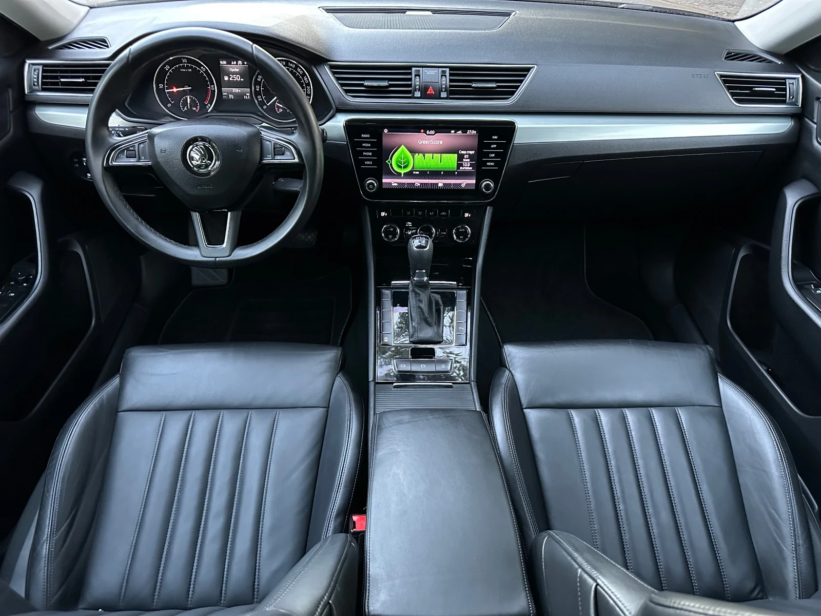 Skoda Superb 2.0TDI/DSG/150кс, снимка 11 - Автомобили и джипове - 55971938