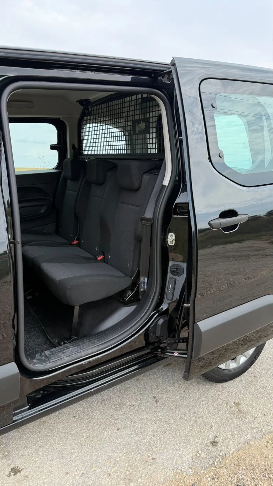 Citroen Berlingo Bussines* Comfort Plus 4+ 1* Товарен 1.5BlueHDI, снимка 11 - Автомобили и джипове - 55982779