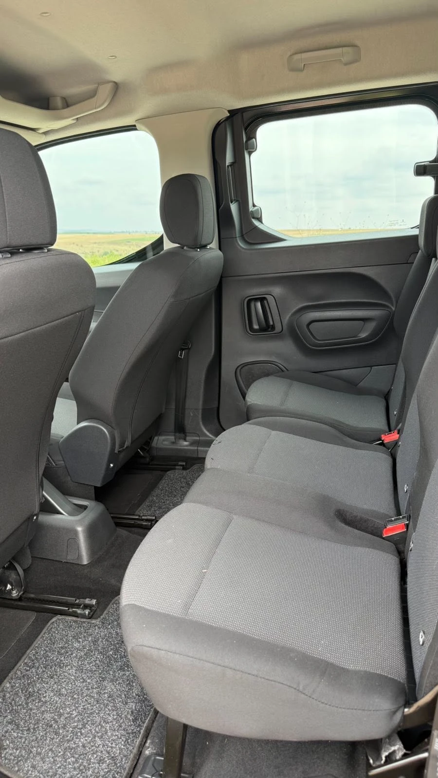 Citroen Berlingo Bussines* Comfort Plus 4+ 1* Товарен 1.5BlueHDI, снимка 8 - Автомобили и джипове - 55982779