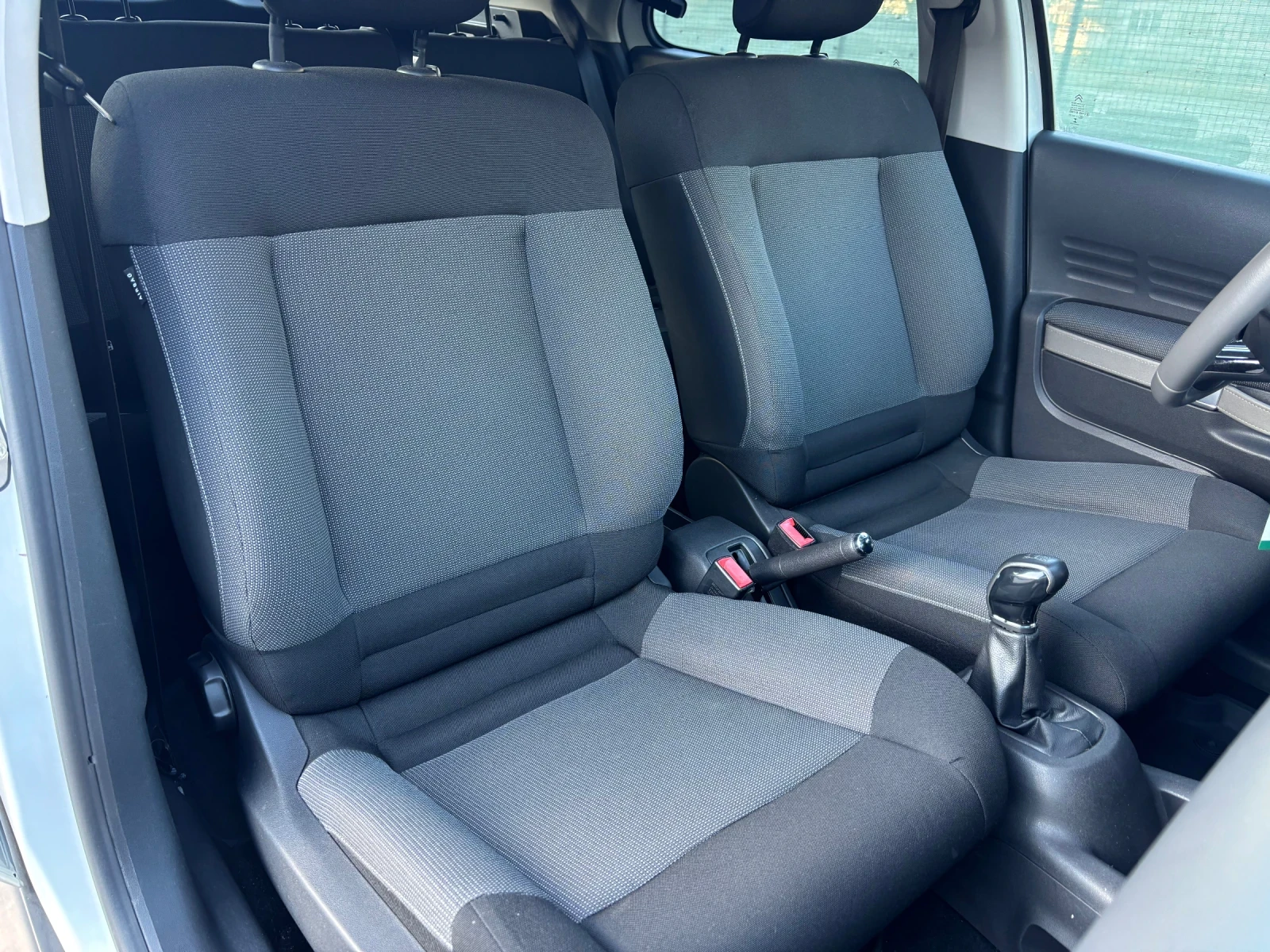 Citroen C4 Cactus 1.6 BHDI РЪЧКА EURO 6, снимка 14 - Автомобили и джипове - 56338107