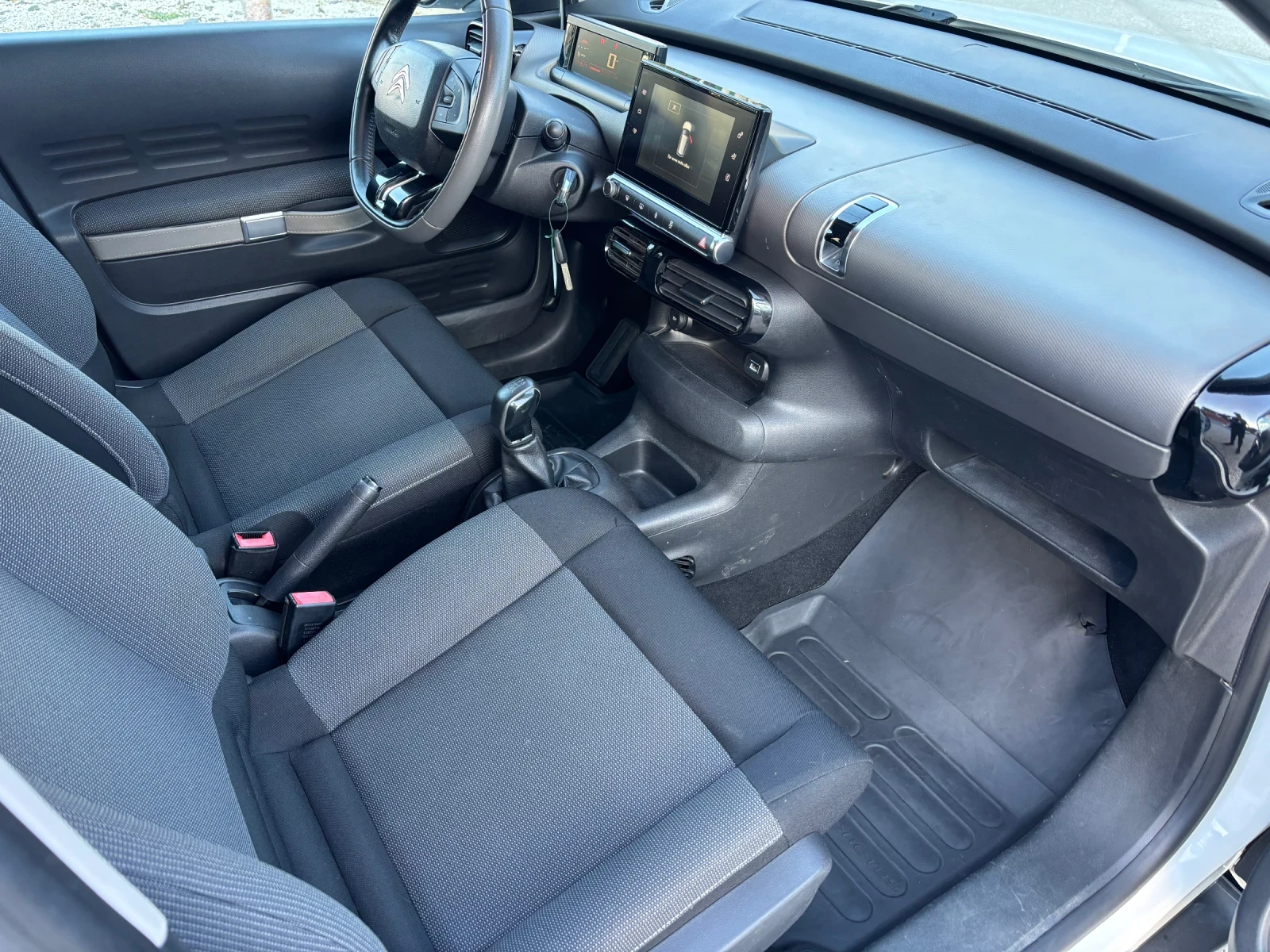 Citroen C4 Cactus 1.6 BHDI РЪЧКА EURO 6, снимка 9 - Автомобили и джипове - 56338107