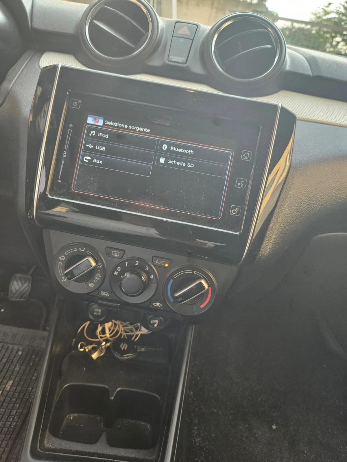 Suzuki Swift 1.2 HIBRID 106000км, снимка 11 - Автомобили и джипове - 56362863