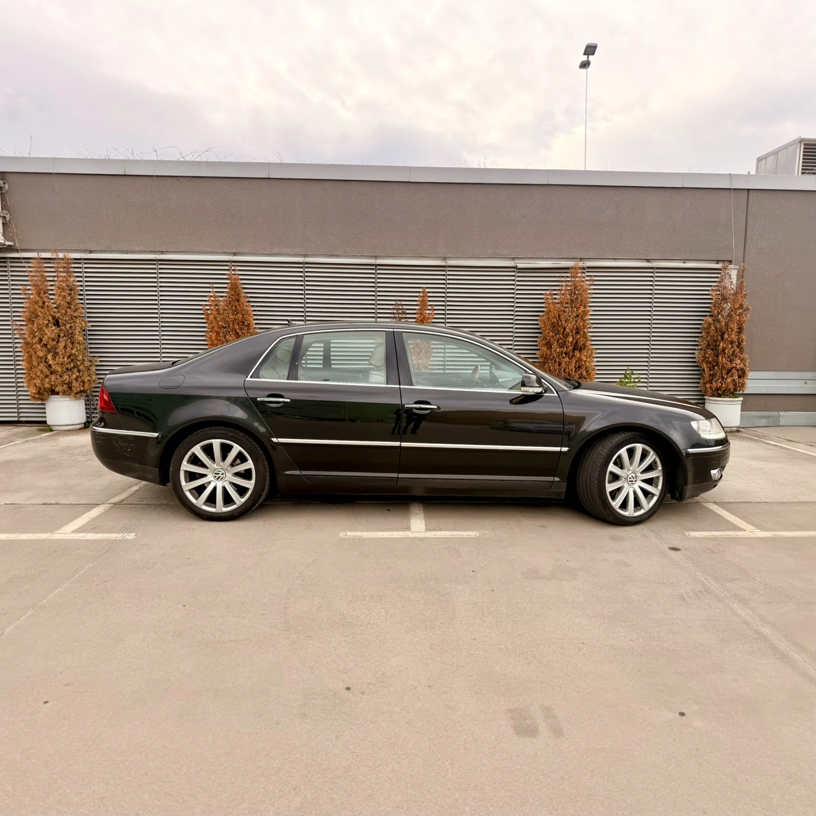 VW Phaeton, снимка 2 - Автомобили и джипове - 56525296