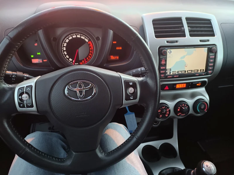 Toyota Urban Cruiser 1.3/100кс Swiss edition , снимка 15 - Автомобили и джипове - 53014142