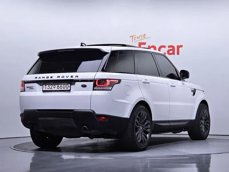 Land Rover Range Rover Sport 3.0, снимка 2 - Автомобили и джипове - 54500101