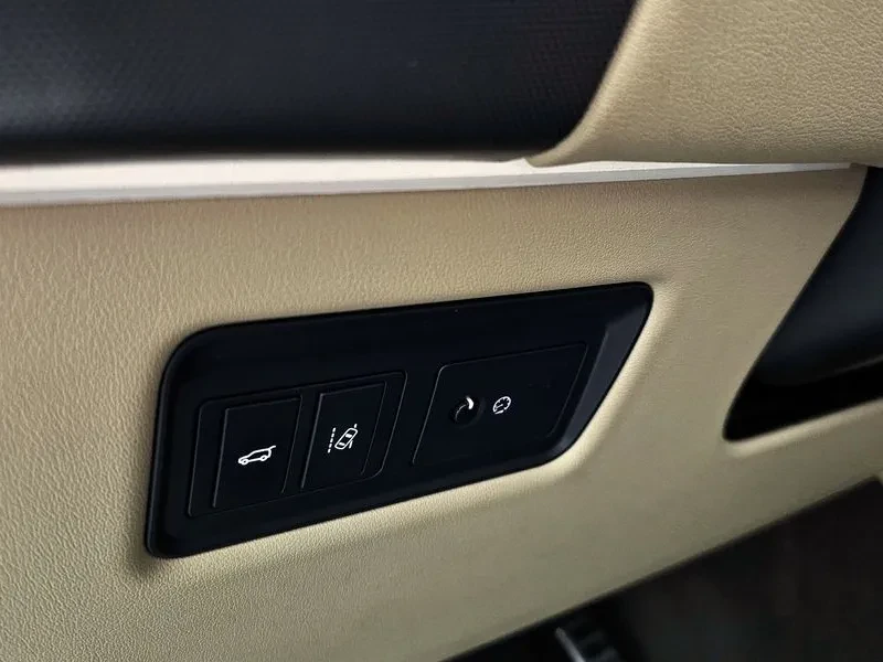 Land Rover Range Rover Sport 3.0, снимка 16 - Автомобили и джипове - 54500101