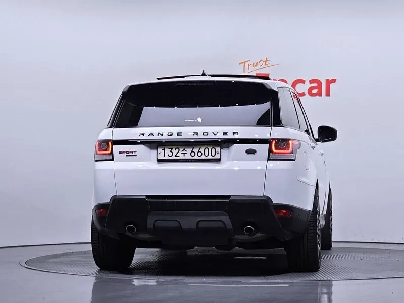 Land Rover Range Rover Sport 3.0, снимка 4 - Автомобили и джипове - 54500101