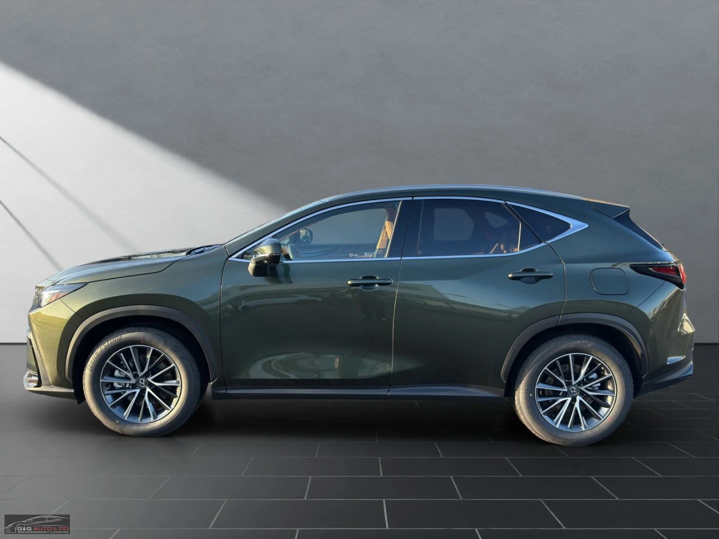 Lexus NX 450 h+ /НОВ!/2.5PHEV/309HP/BUSINESS/4X4/CAPLAY/CAM/709 - изображение 3