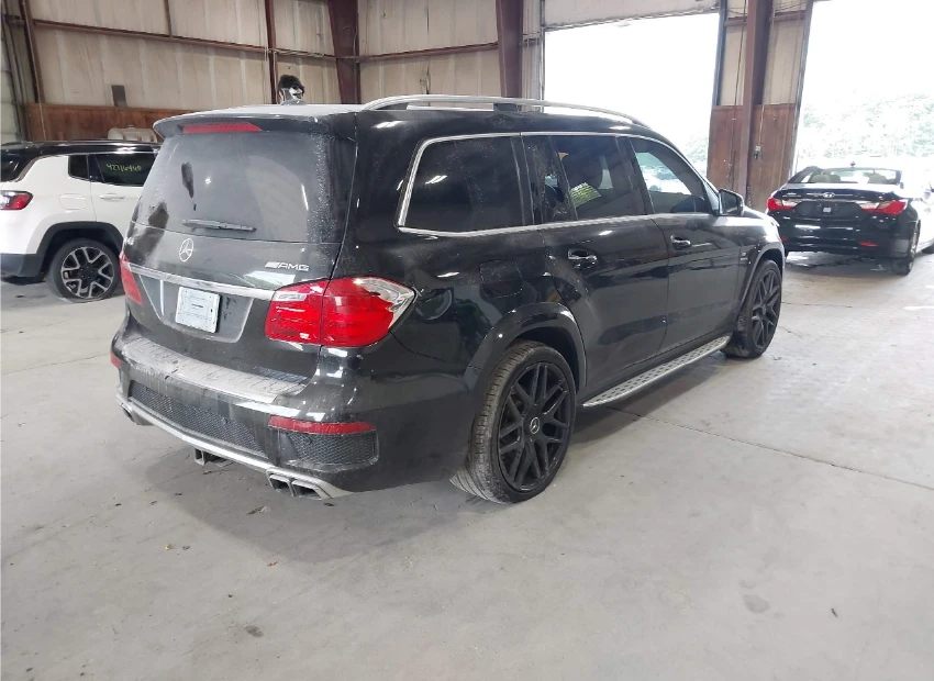 Mercedes-Benz GL 63 AMG 4MATIC Обдух* Harman/Kardon* 360* Пано* ТВ* Масаж* - изображение 4