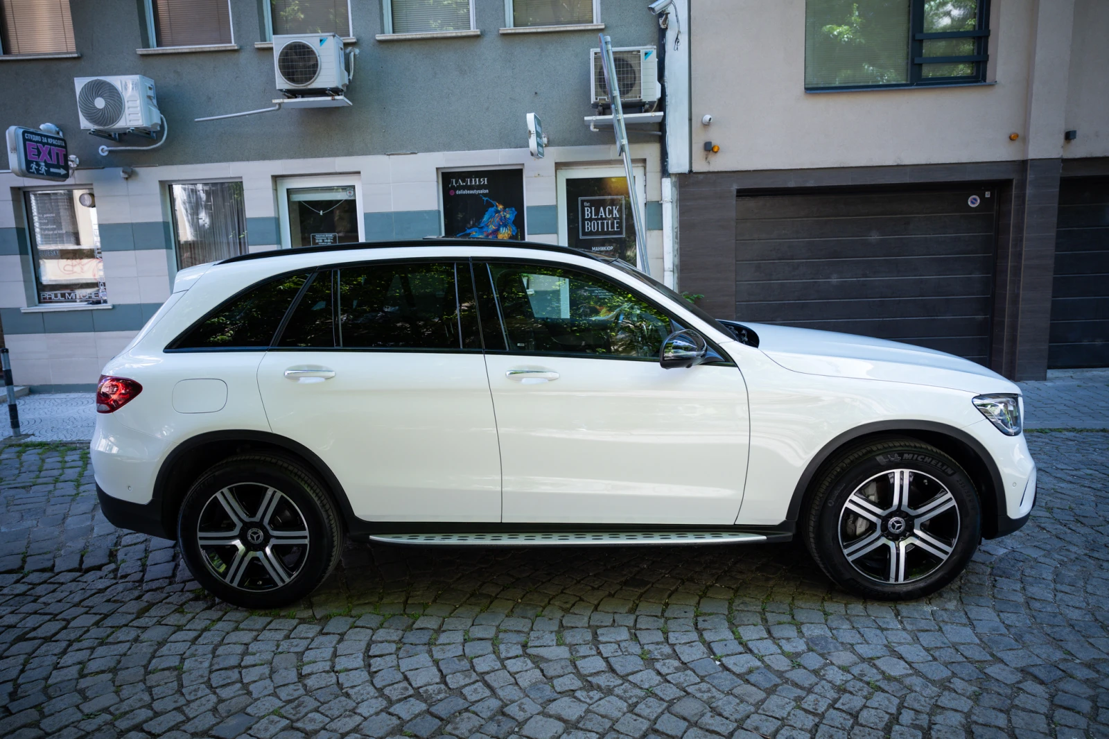 Mercedes-Benz GLC 350de 4MATIC | FULL EXTRAS | 1 Owner | Silver Star, снимка 3 - Автомобили и джипове - 54957256