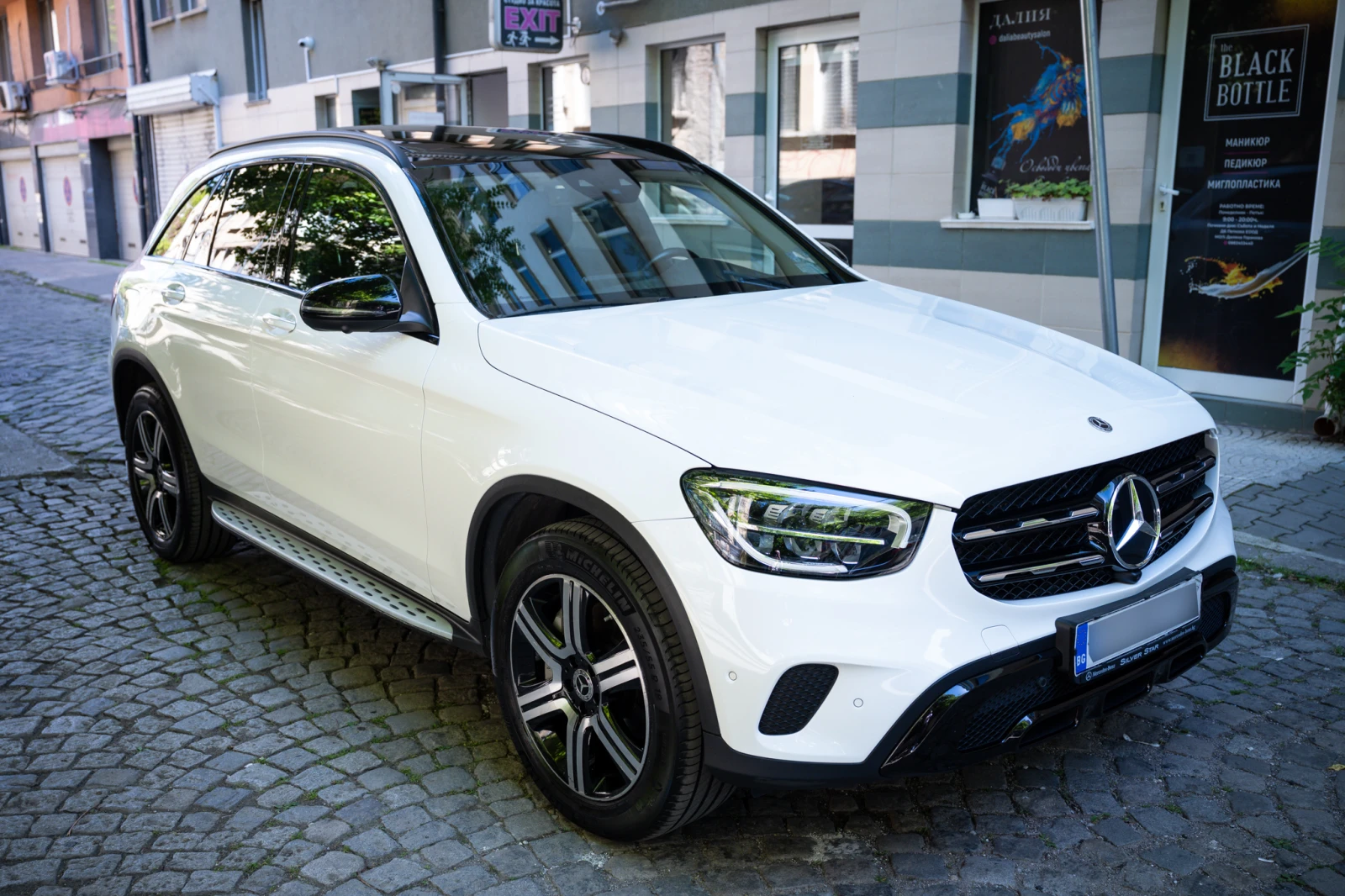 Mercedes-Benz GLC 350de 4MATIC | FULL EXTRAS | 1 Owner | Silver Star, снимка 4 - Автомобили и джипове - 54957256