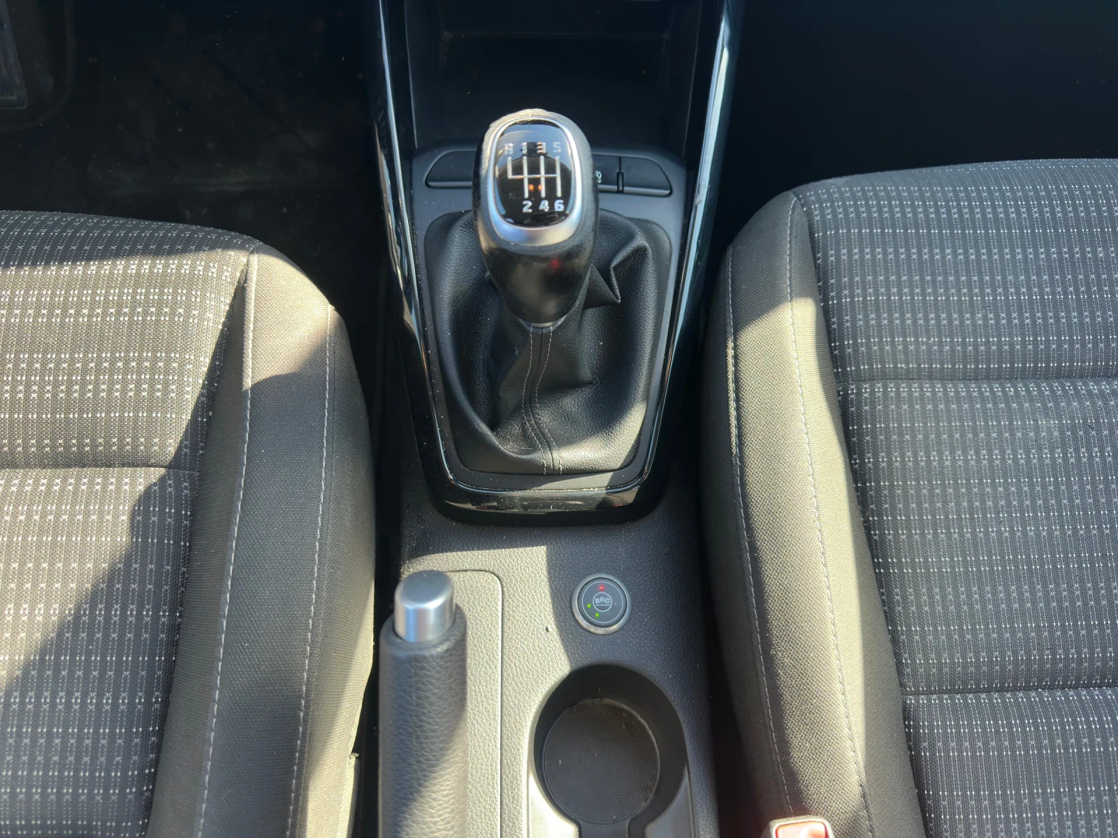 Kia Stonic 1.4 ������ ��� | Mobile.bg � ����������� 10