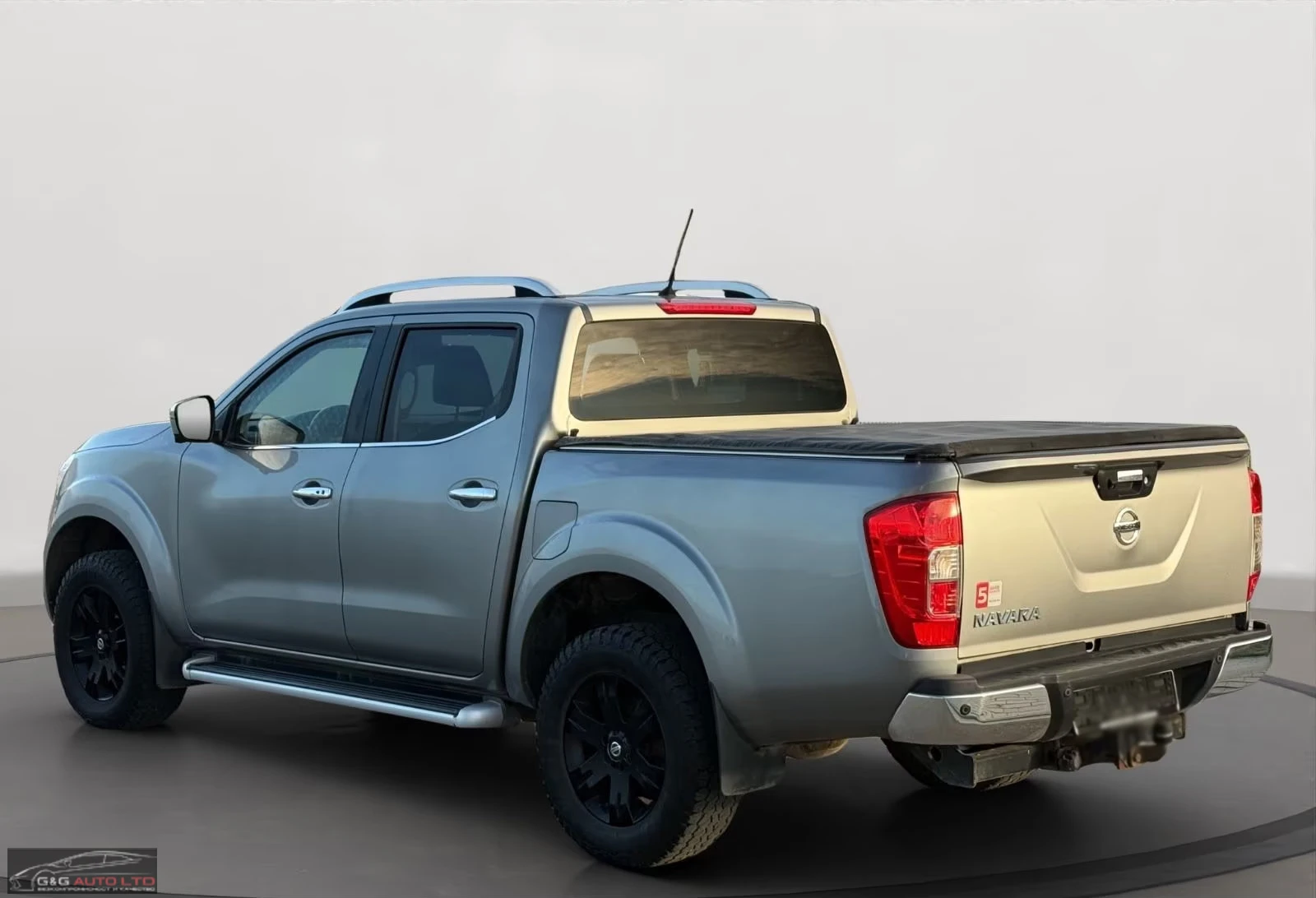Nissan Navara NP300/190HP/TEKNA/DOUBLE-CAB/4X4/360/AHK/970g, снимка 4 - Автомобили и джипове - 53951212