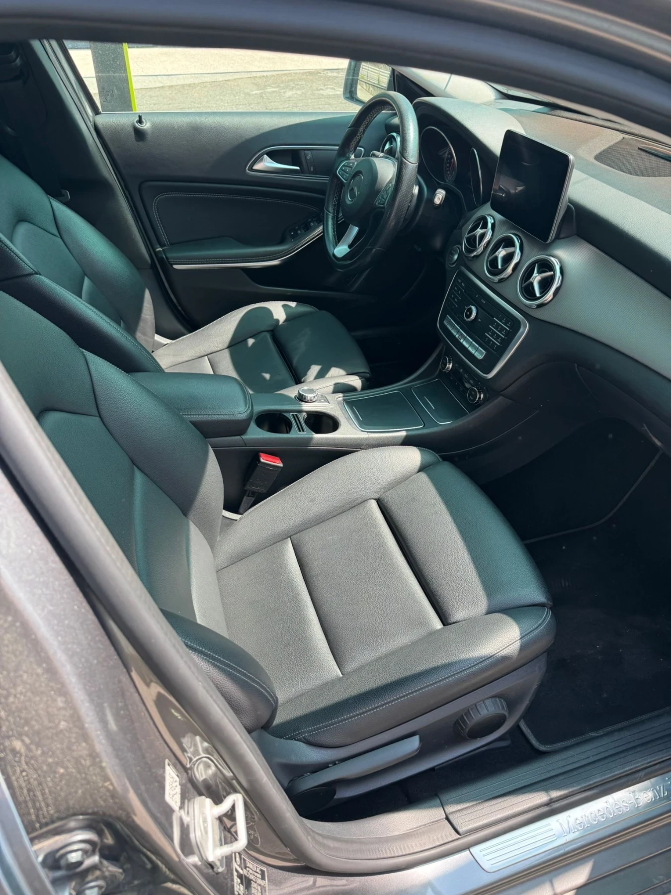 Mercedes-Benz GLA 200 d Automatic 4Matic Executive, снимка 7 - Автомобили и джипове - 54659234