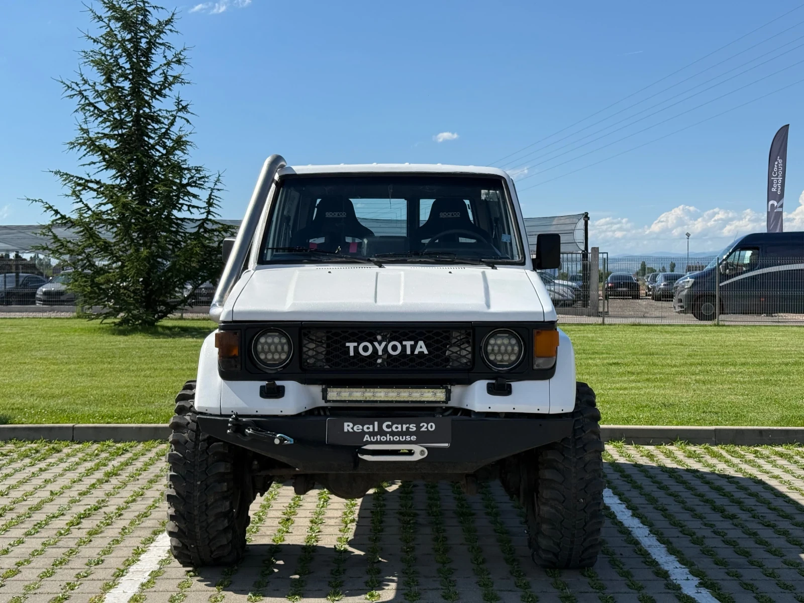 Toyota Land cruiser 4.3 V8 Lexus* УЗАКОНЕН ДВИГАТЕЛ, снимка 2 - Автомобили и джипове - 54997928